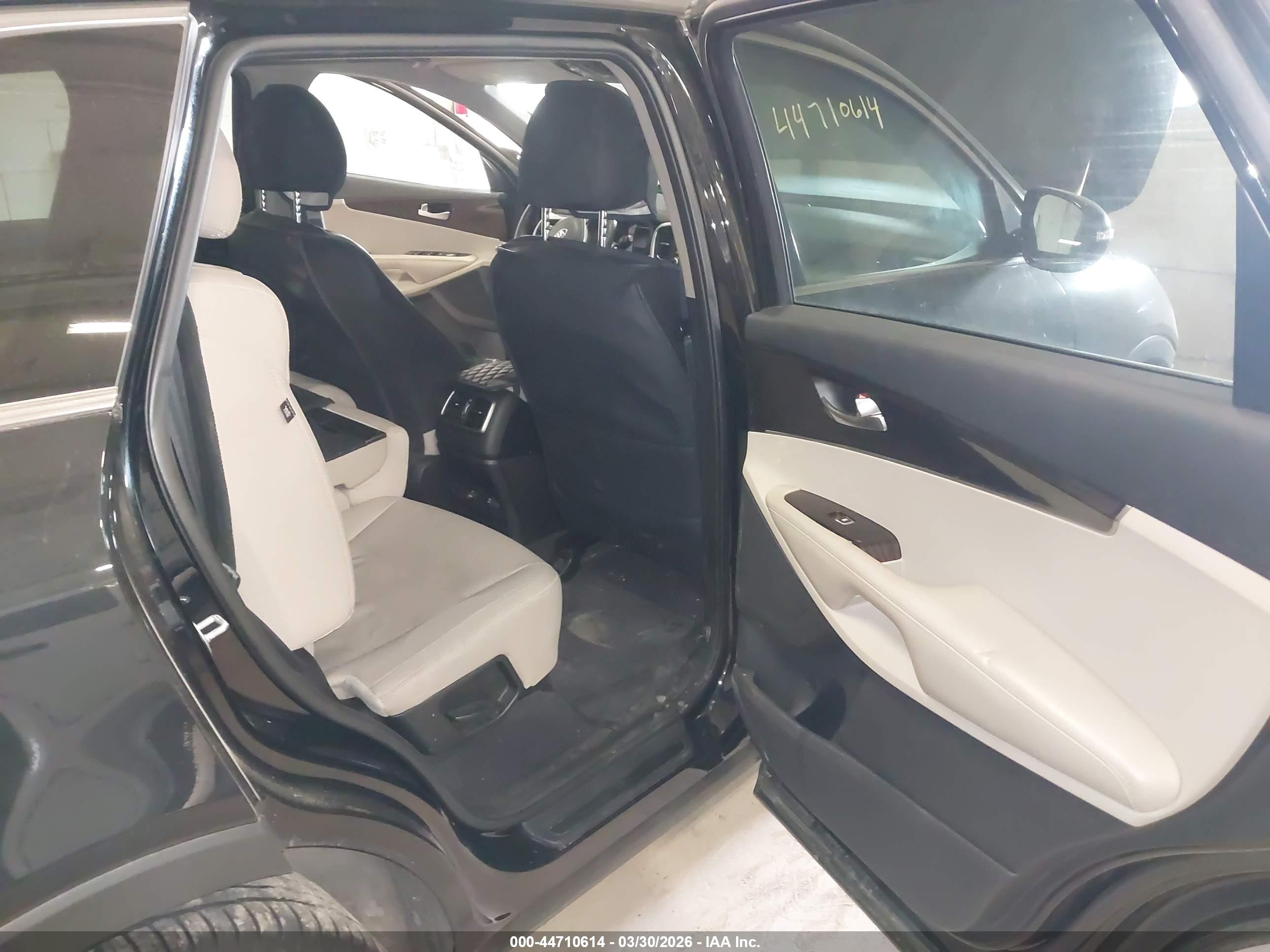 KIA SORENTO image 8