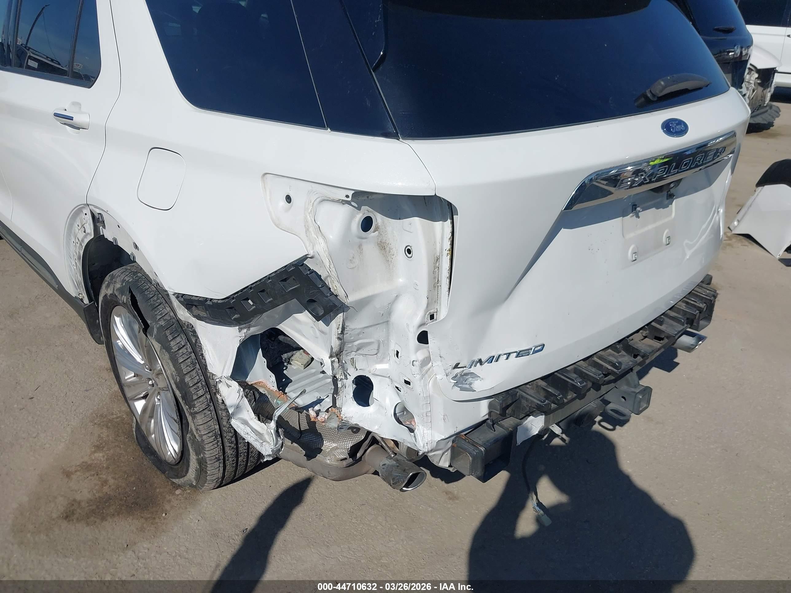 FORD EXPLORER image 6