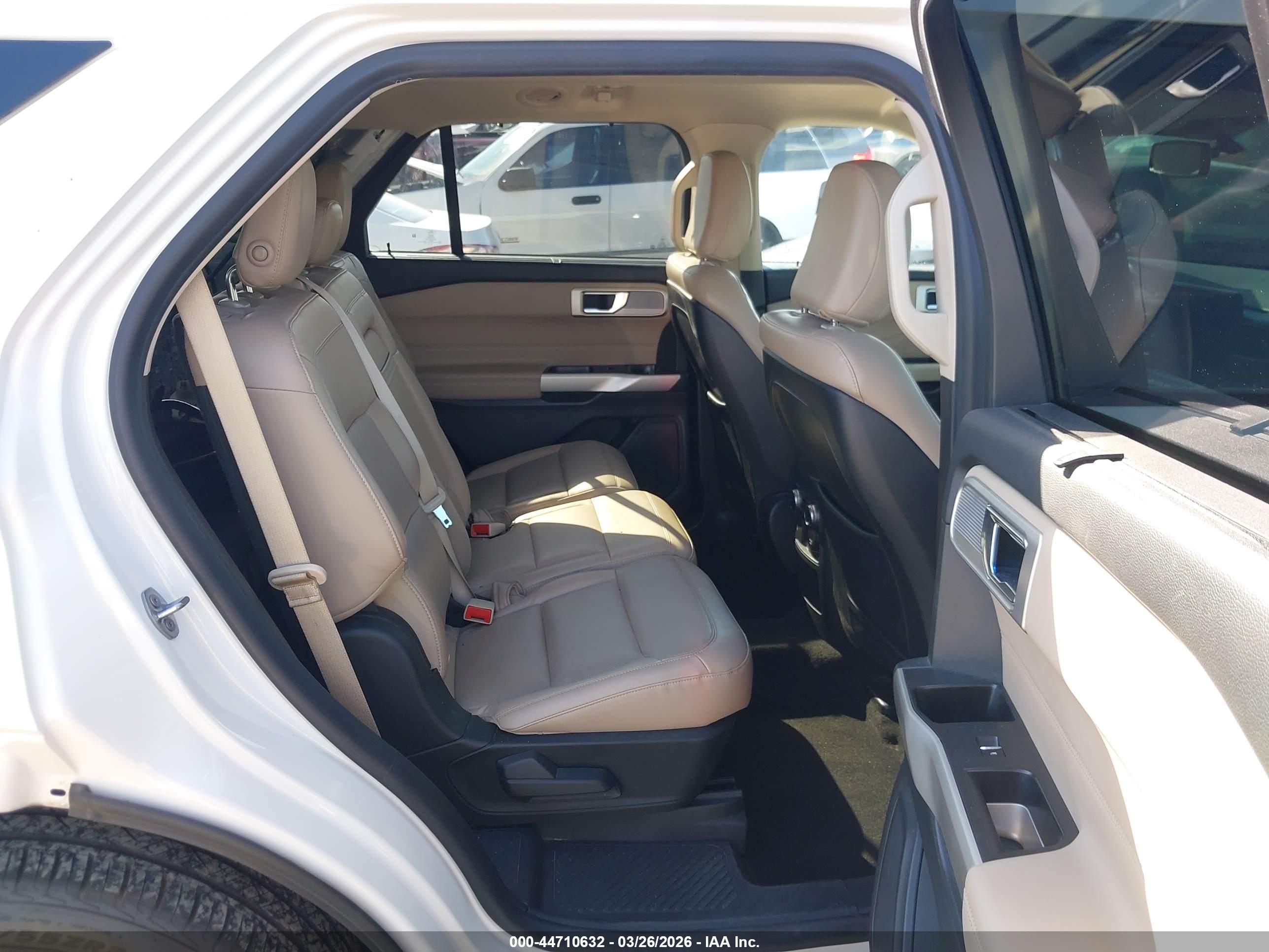 FORD EXPLORER image 8