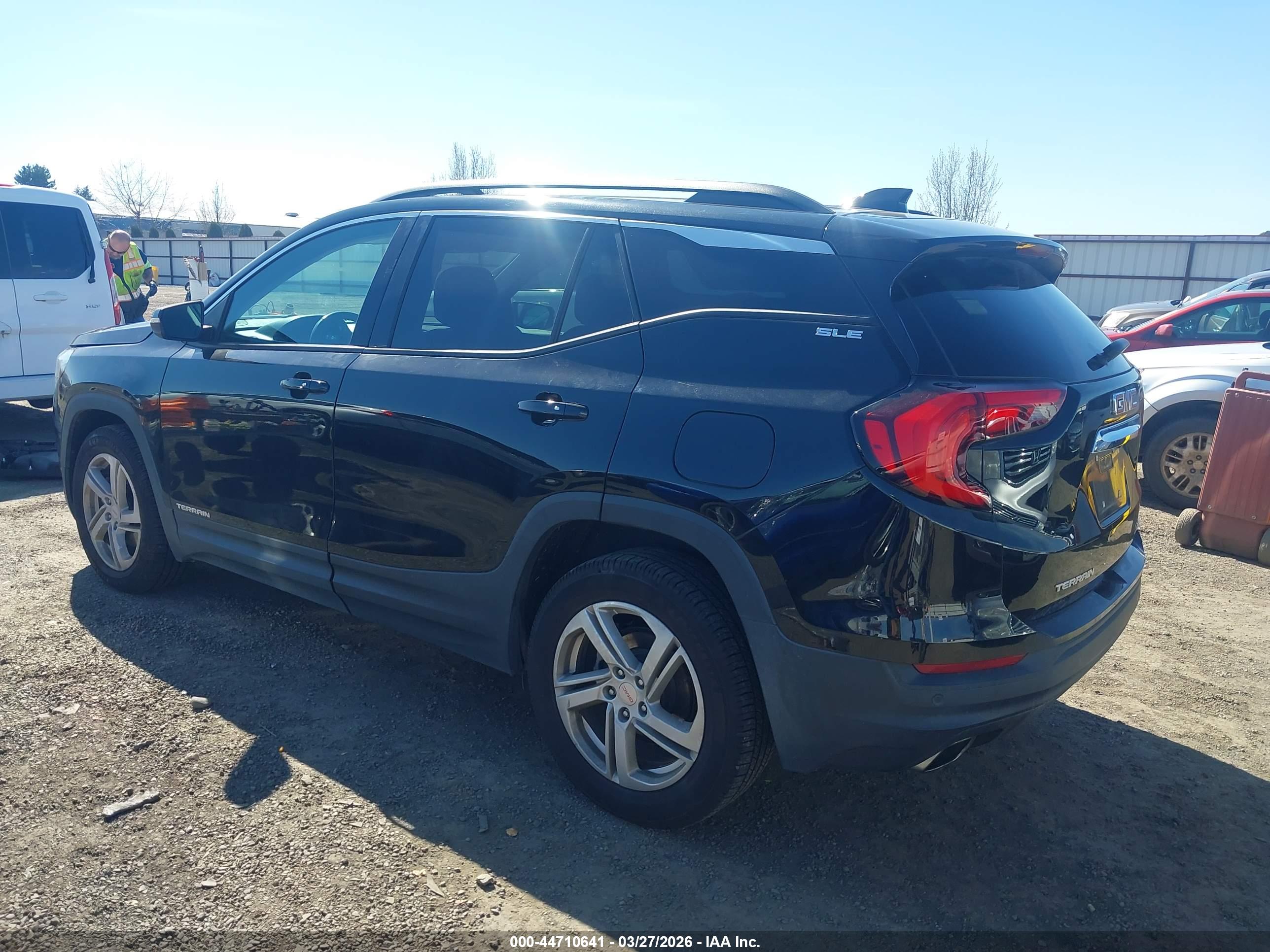 GMC TERRAIN image 3