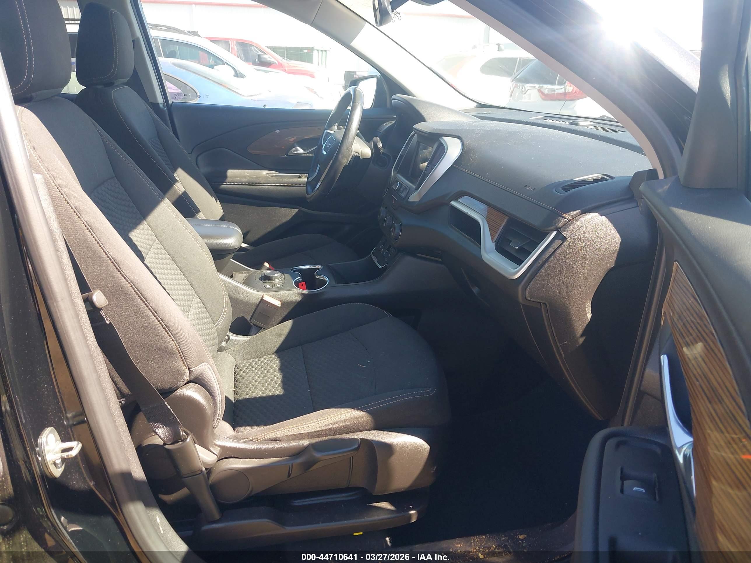 GMC TERRAIN image 5