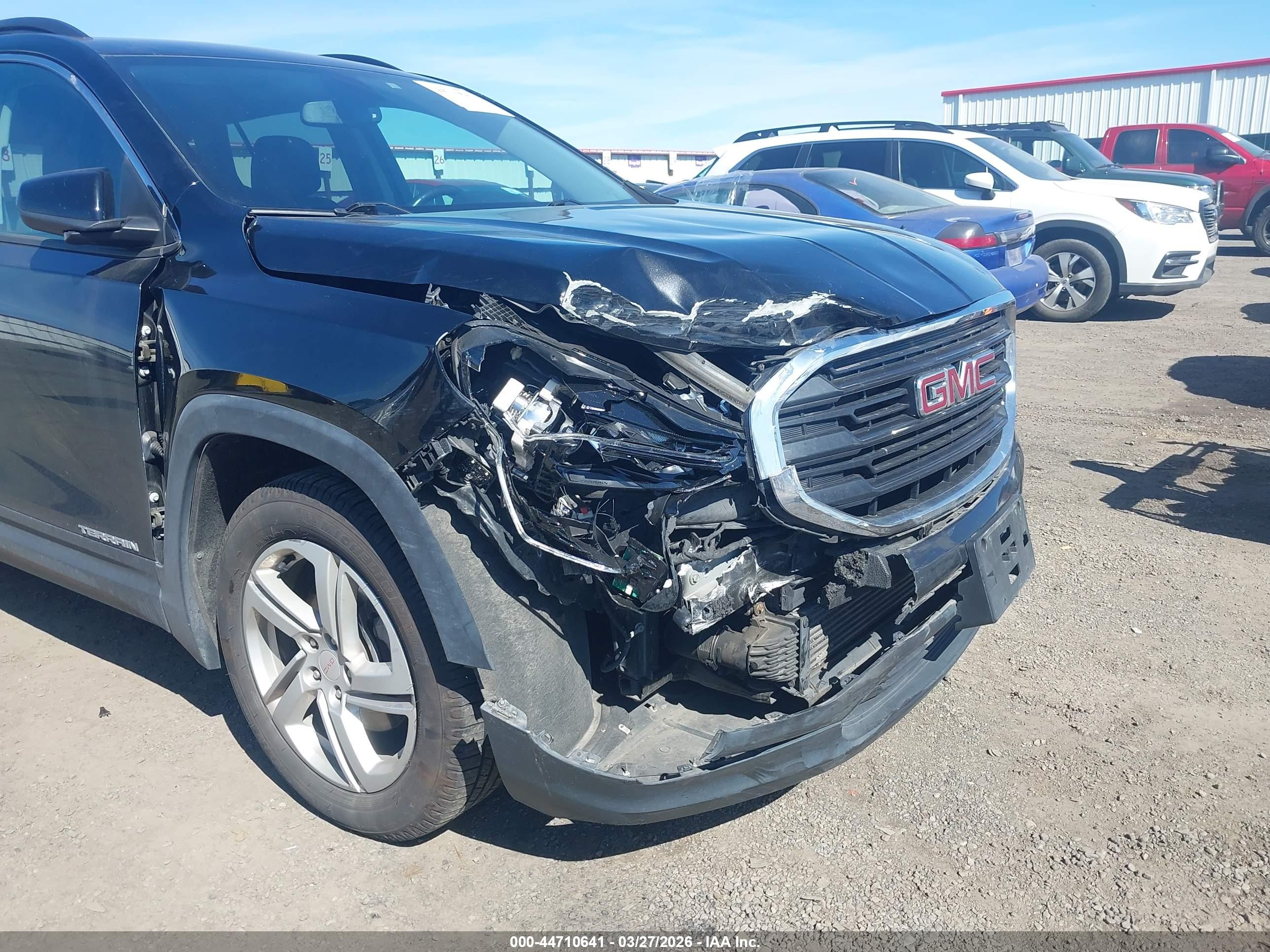 GMC TERRAIN image 6