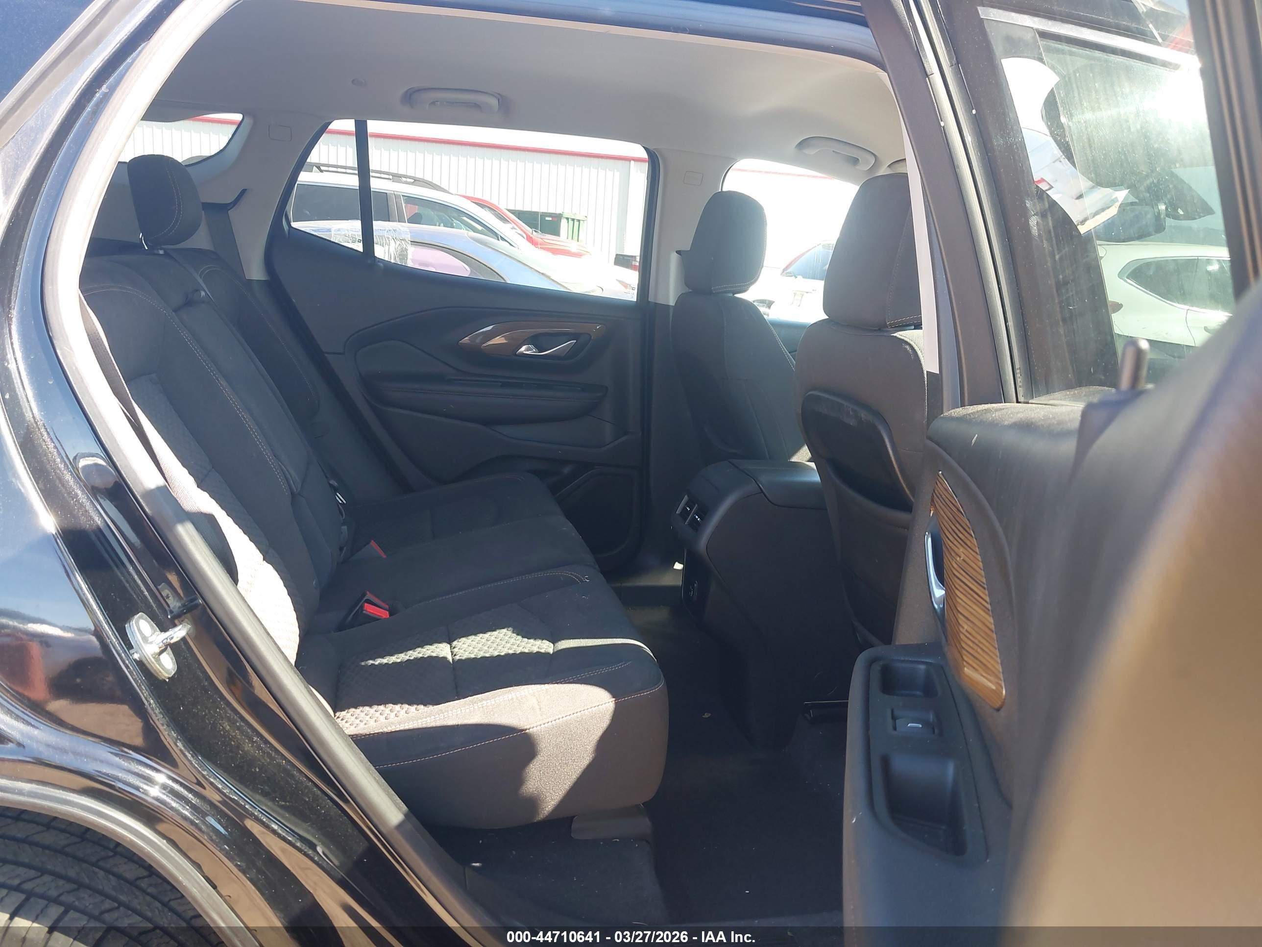 GMC TERRAIN image 8
