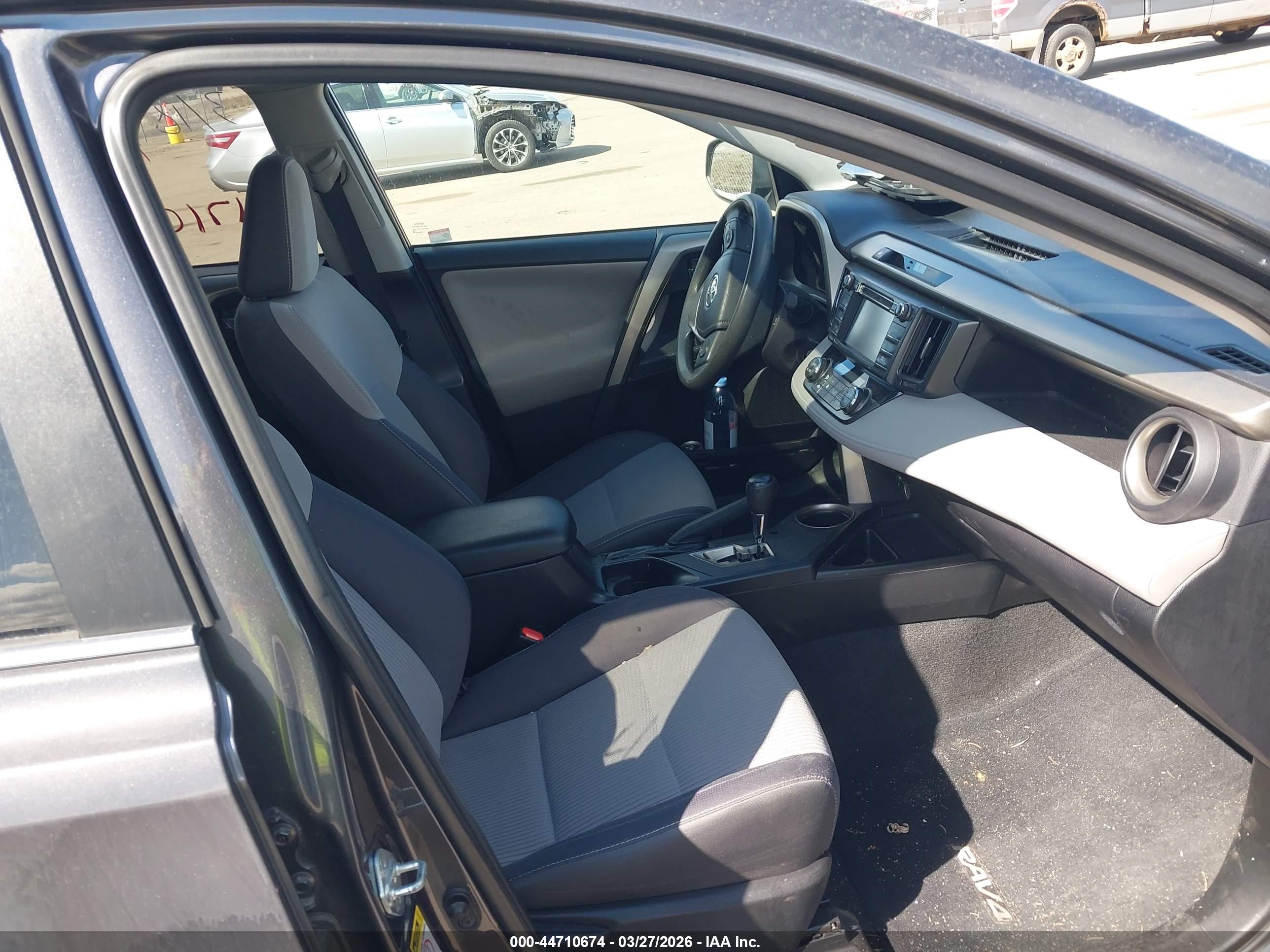 TOYOTA RAV4 image 5