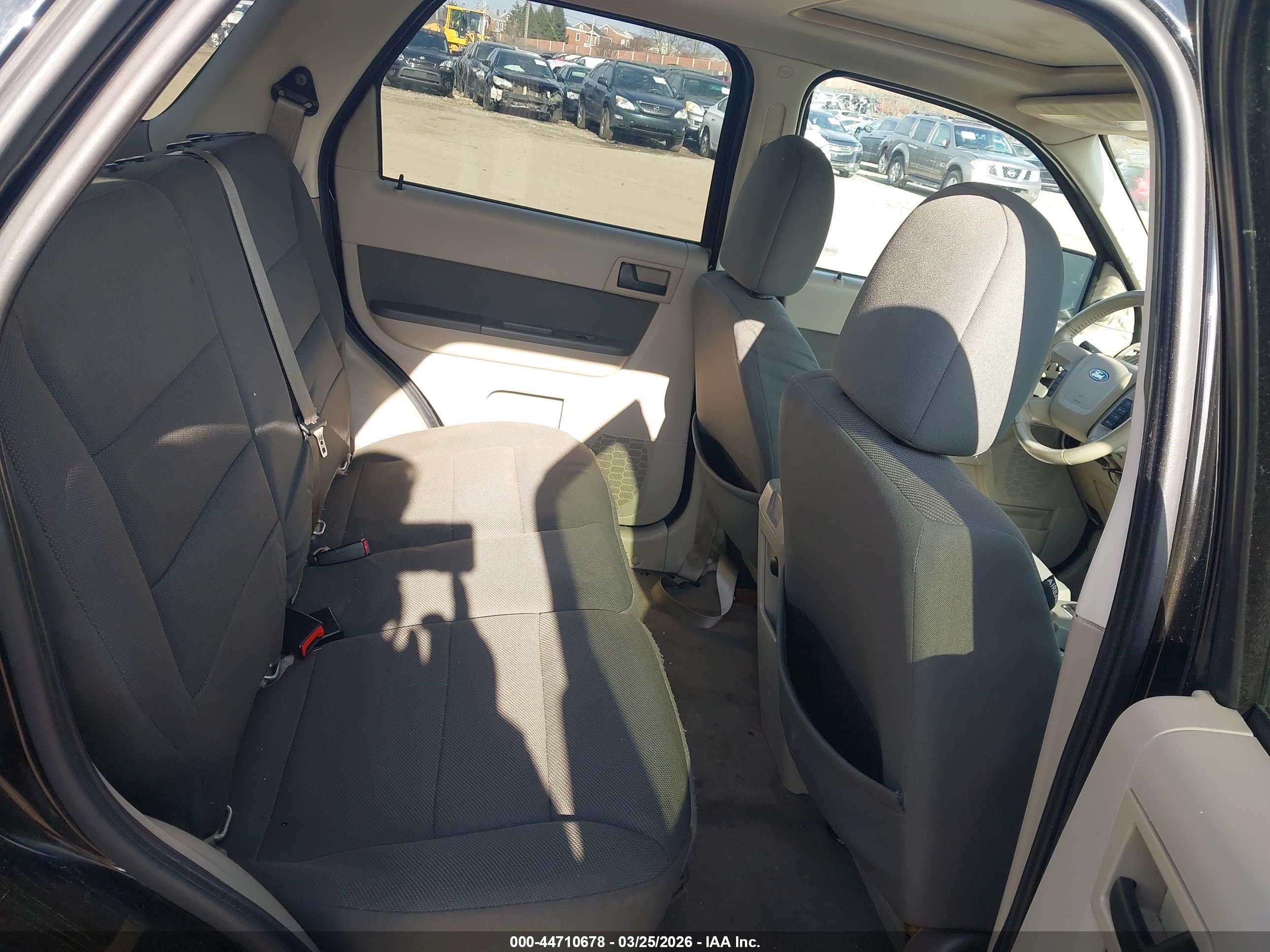 FORD ESCAPE image 8