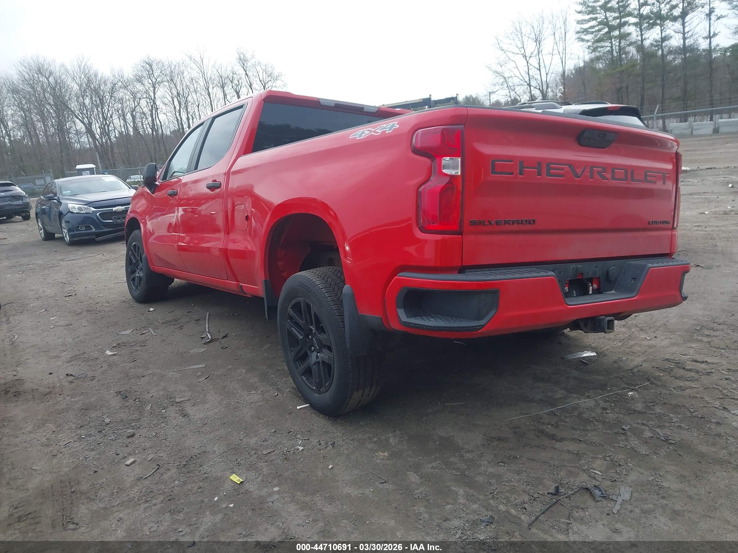 CHEVROLET SILVERADO image 3