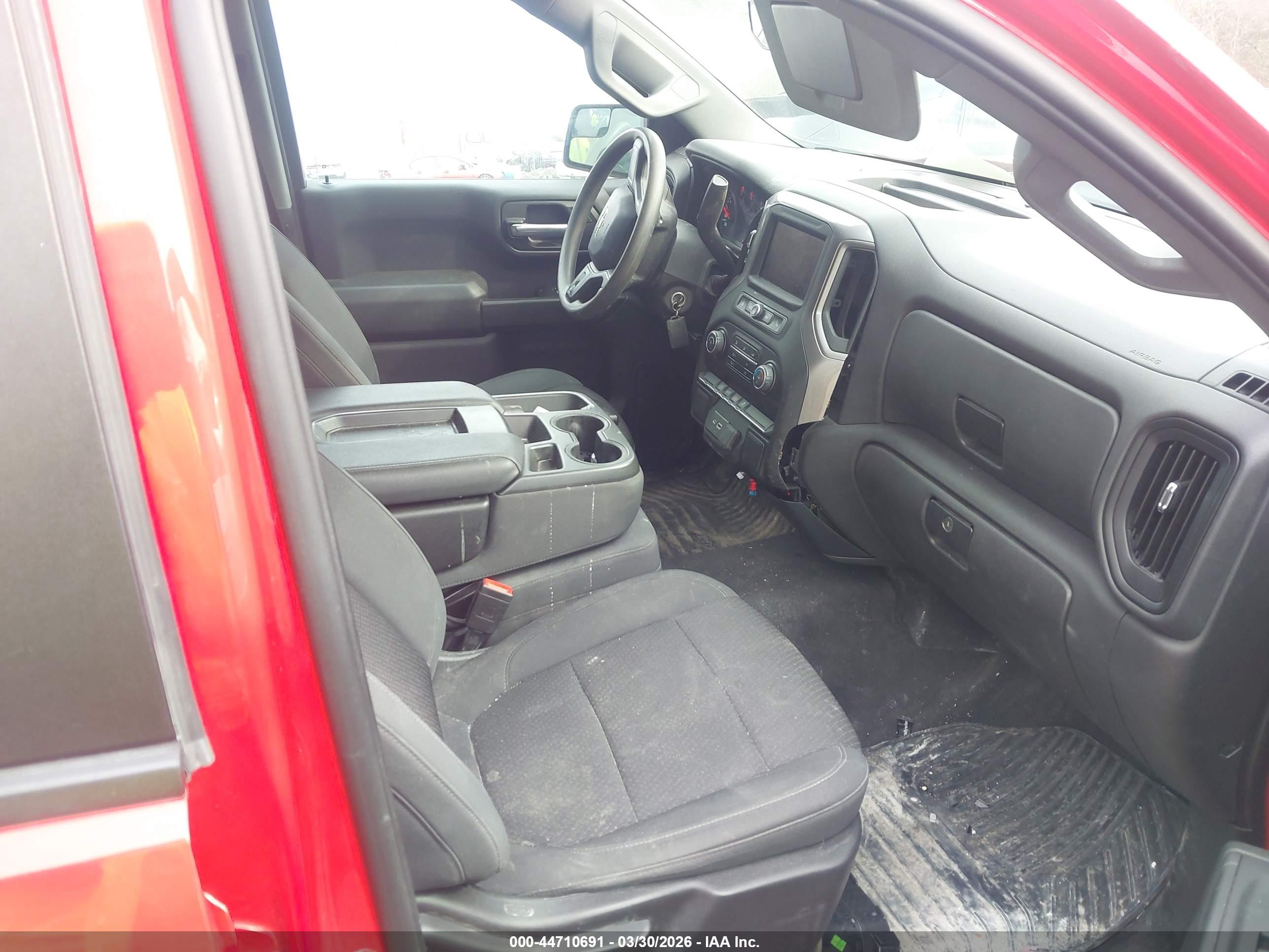 CHEVROLET SILVERADO image 5