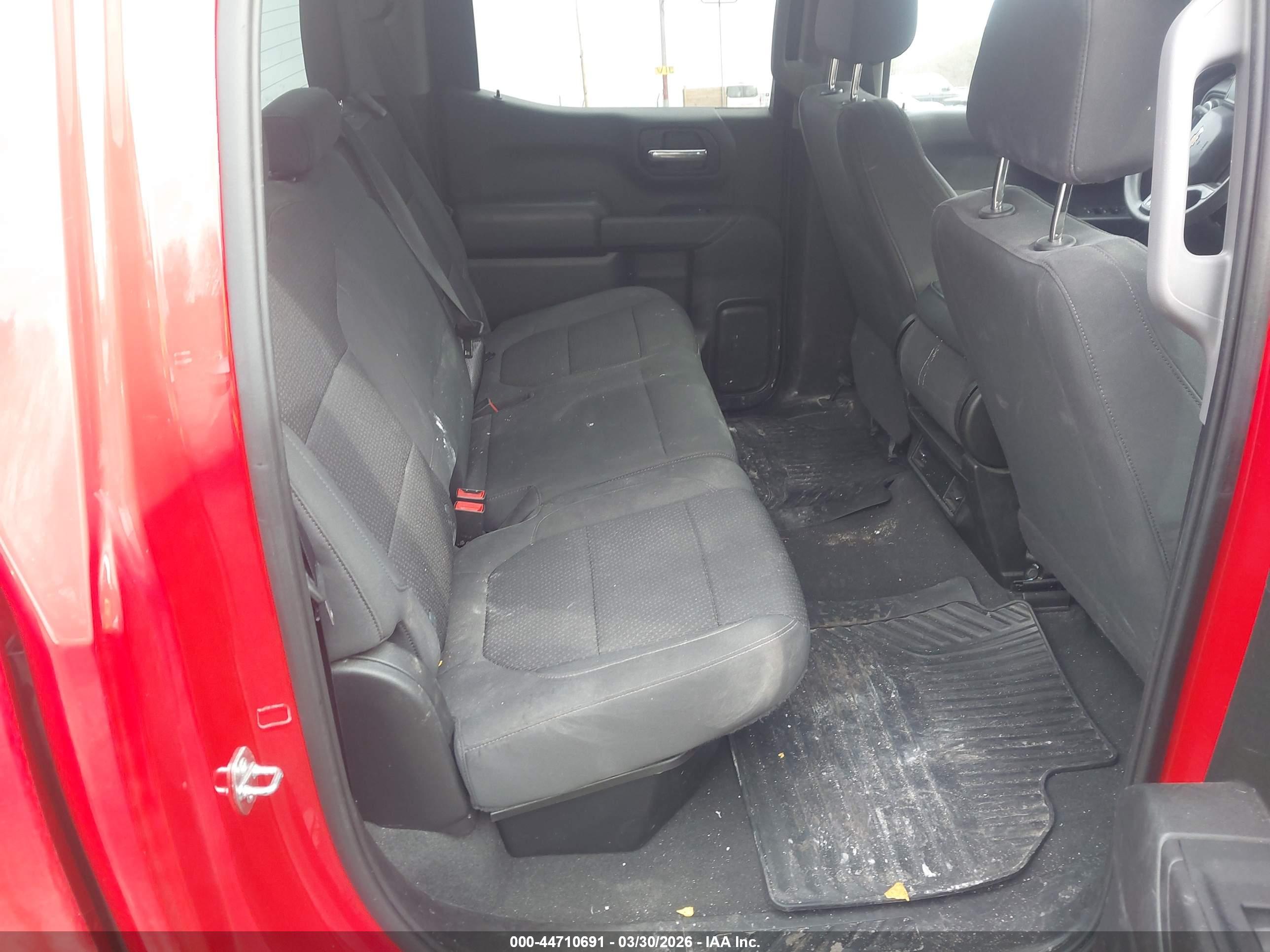 CHEVROLET SILVERADO image 8