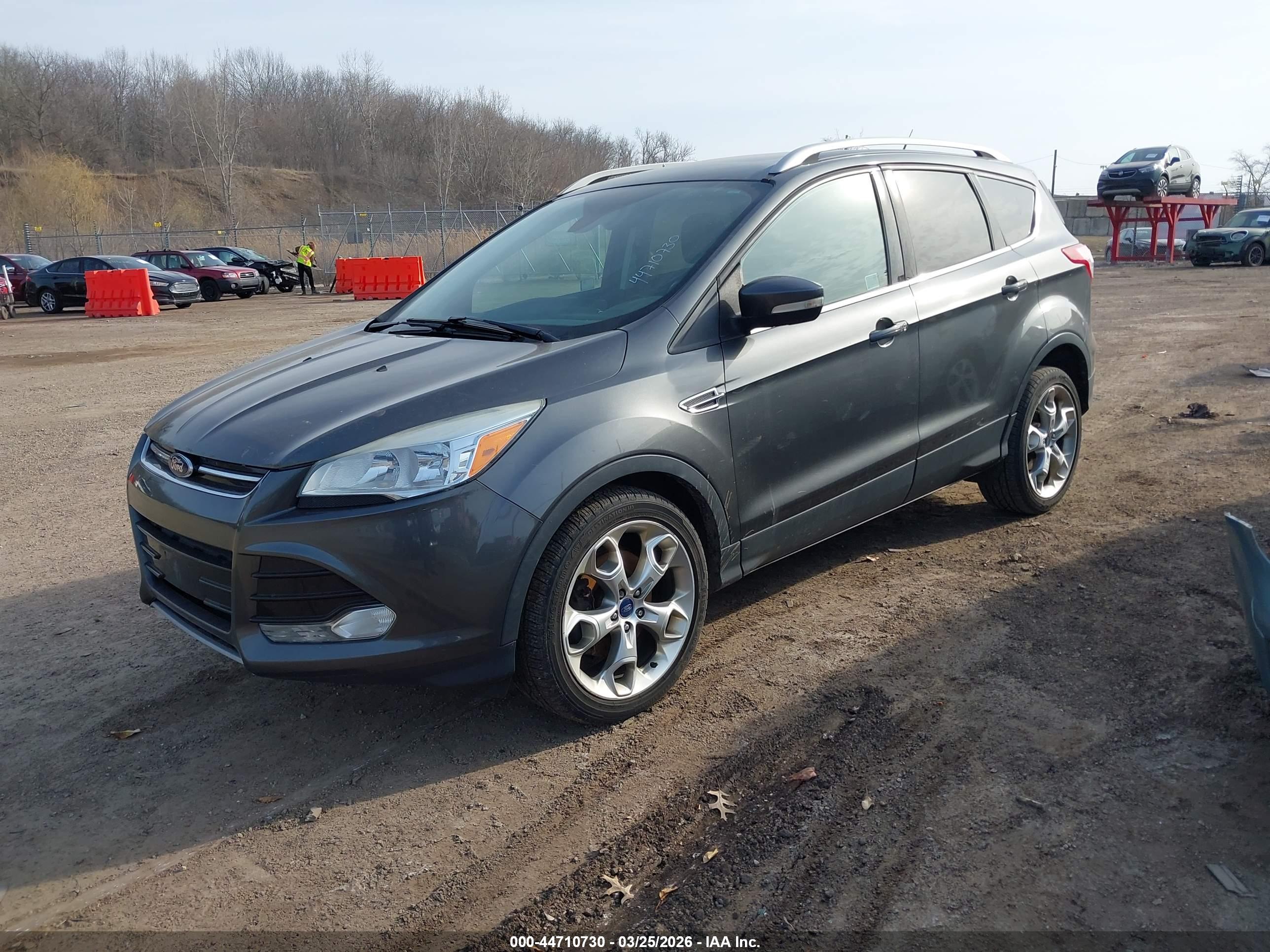 FORD ESCAPE image 2