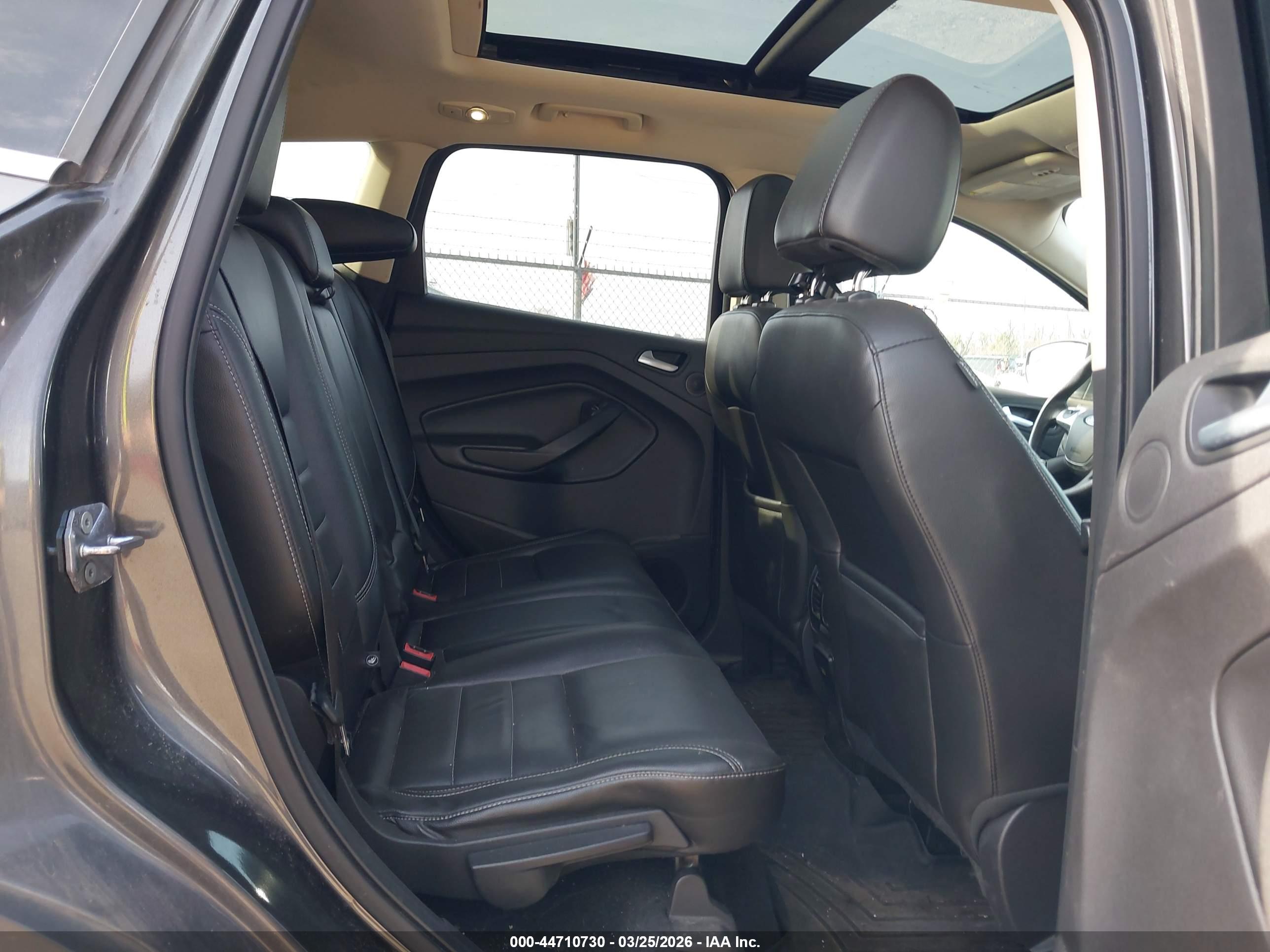 FORD ESCAPE image 8