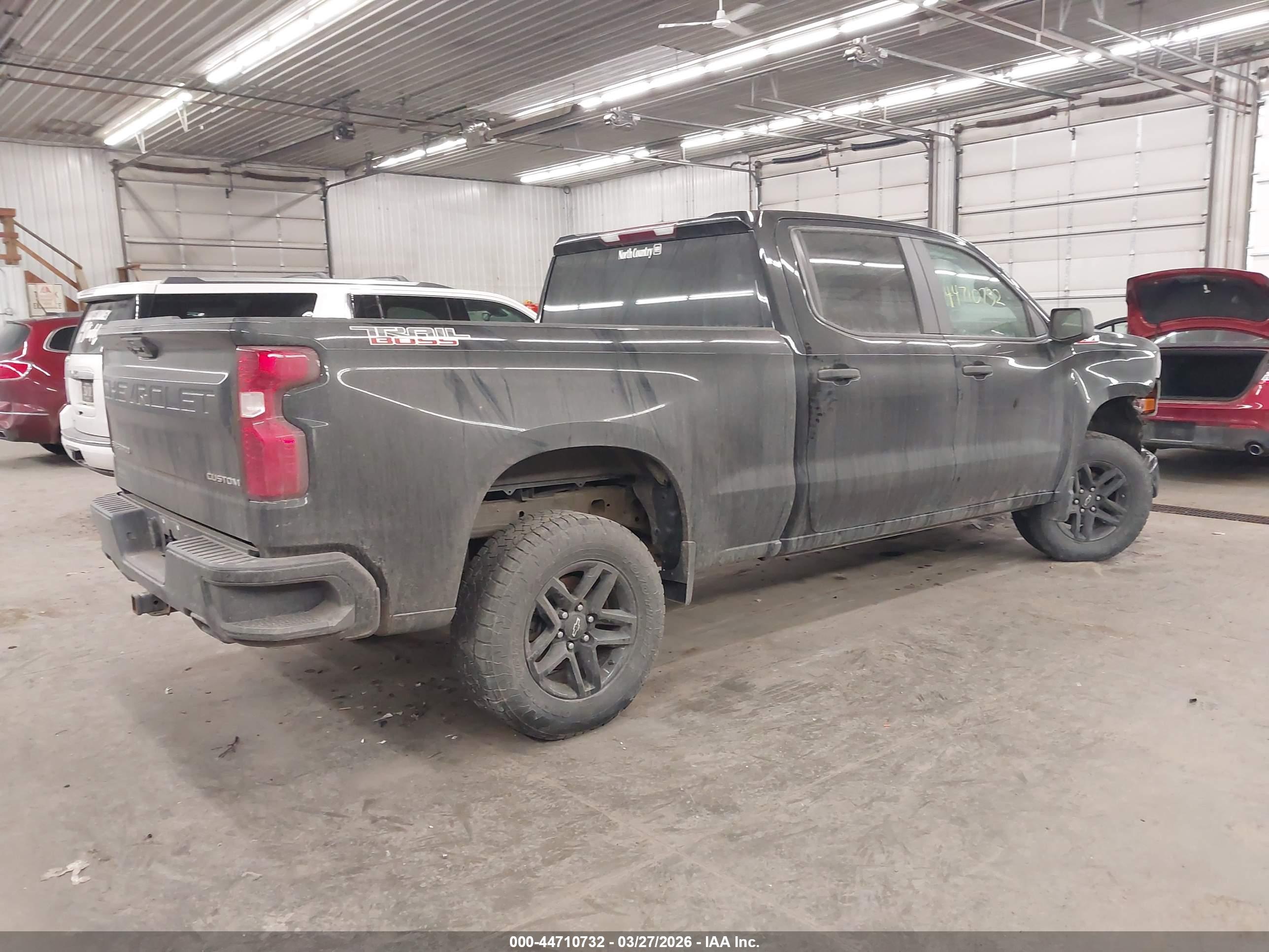 CHEVROLET SILVERADO image 4