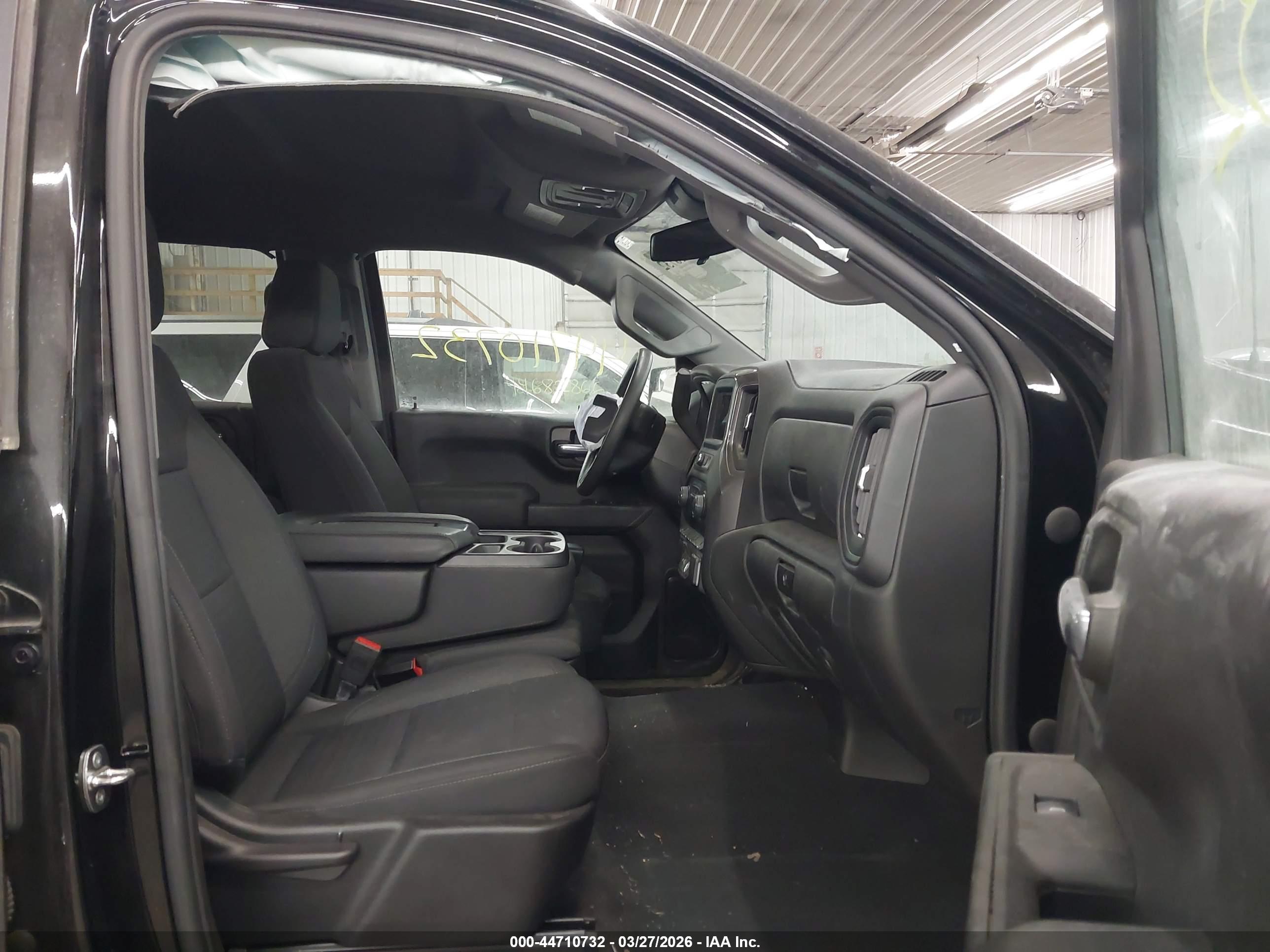 CHEVROLET SILVERADO image 5