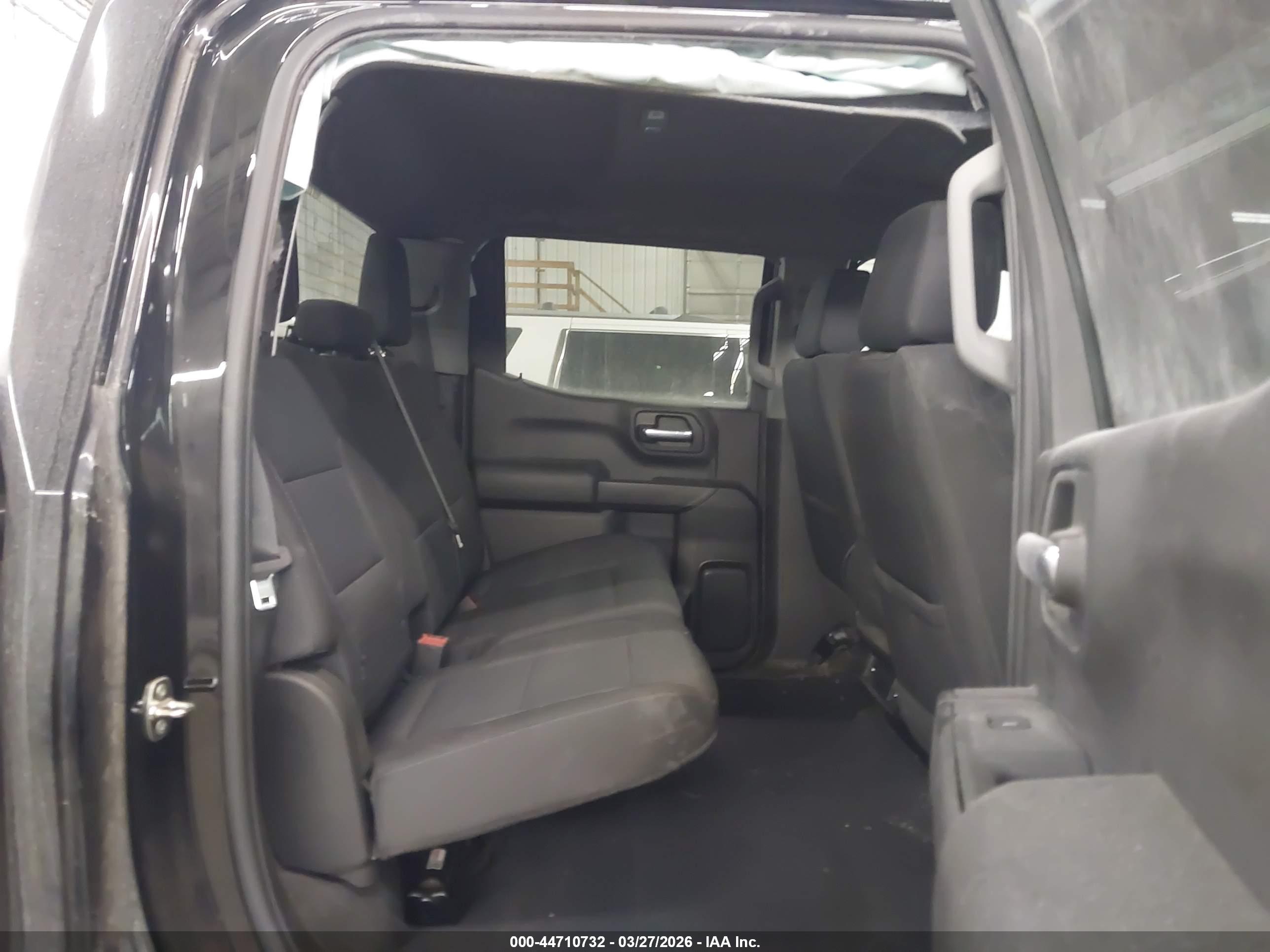 CHEVROLET SILVERADO image 8