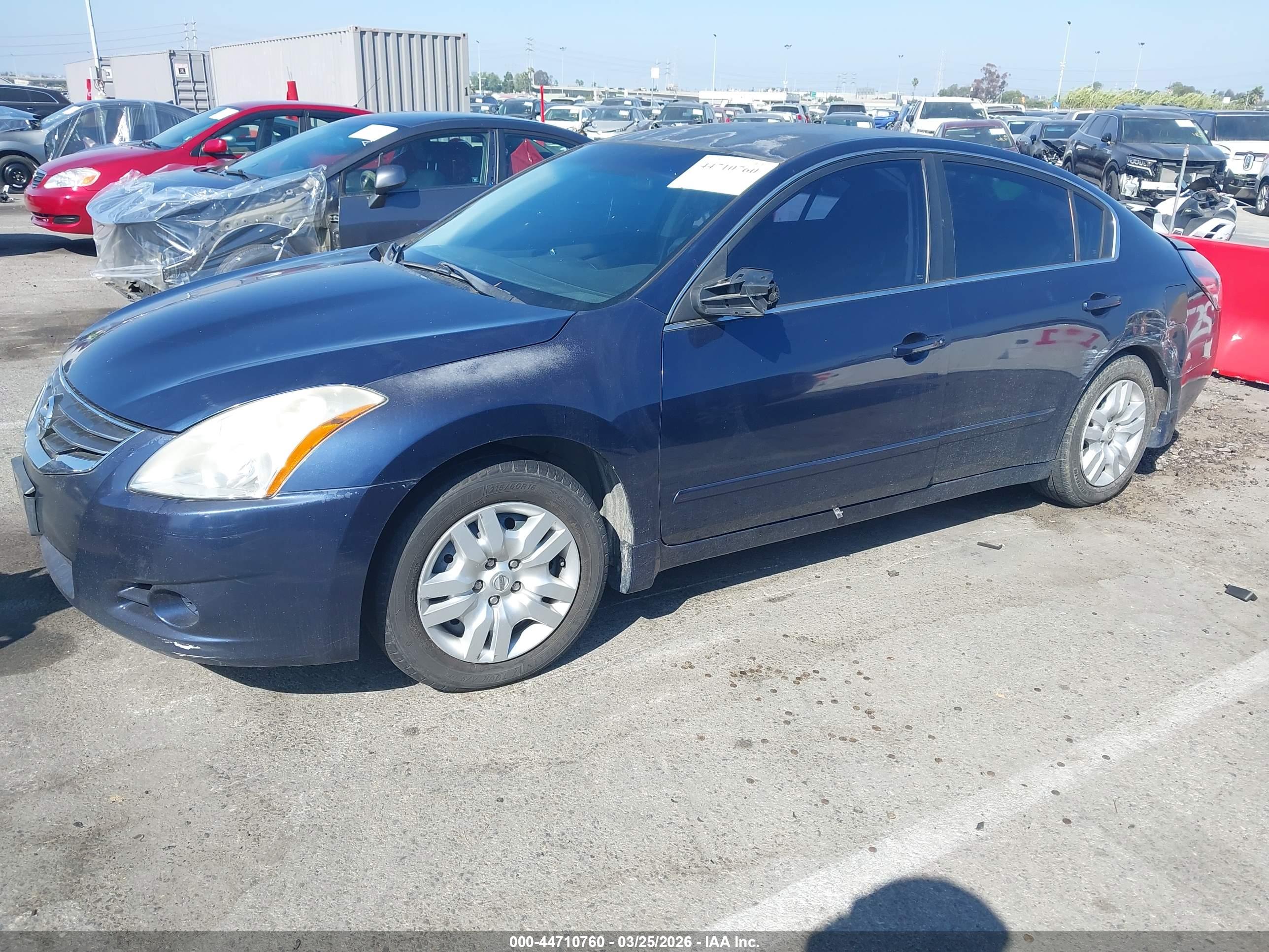 NISSAN ALTIMA image 2