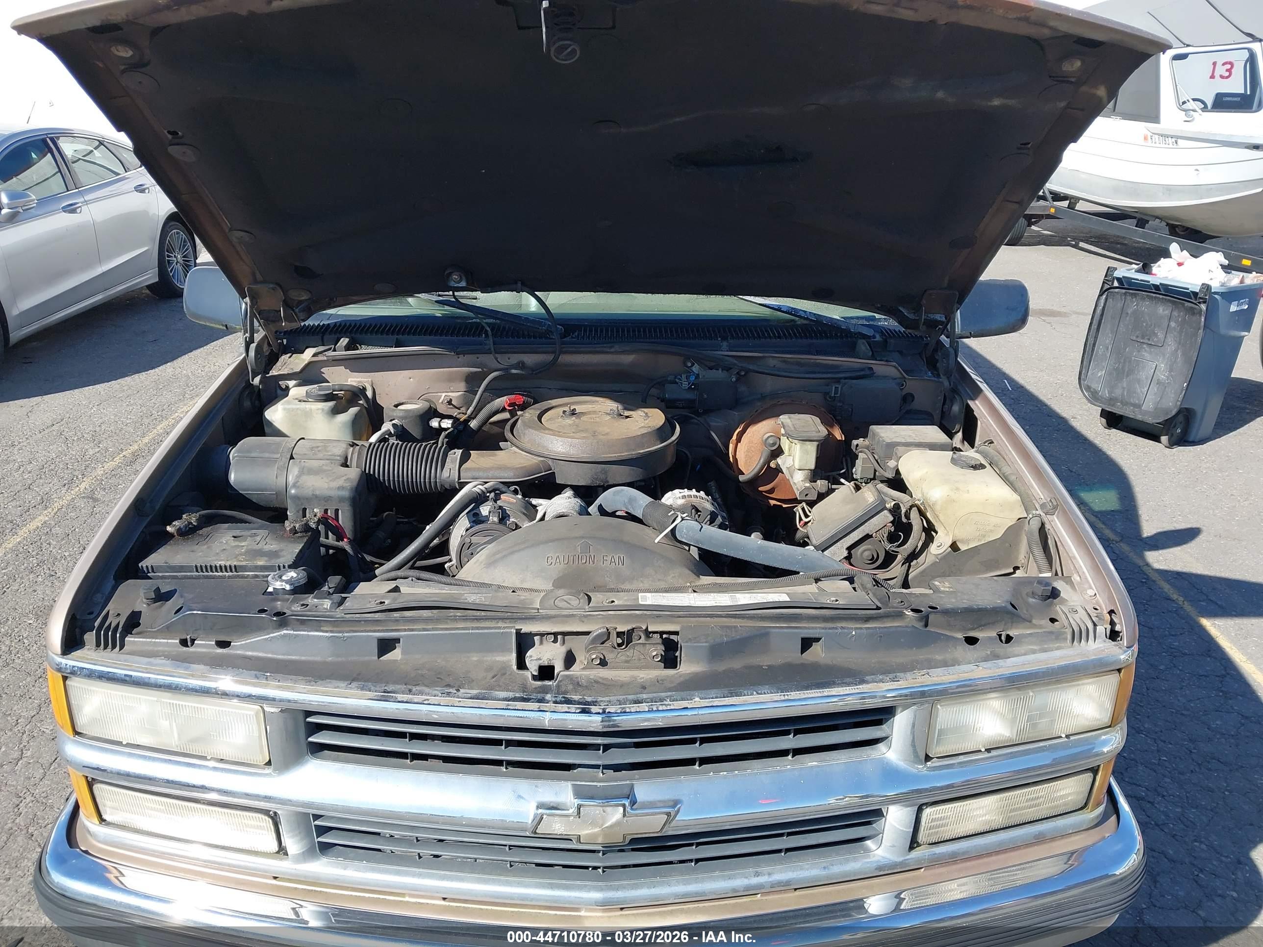 CHEVROLET SUBURBAN image 10