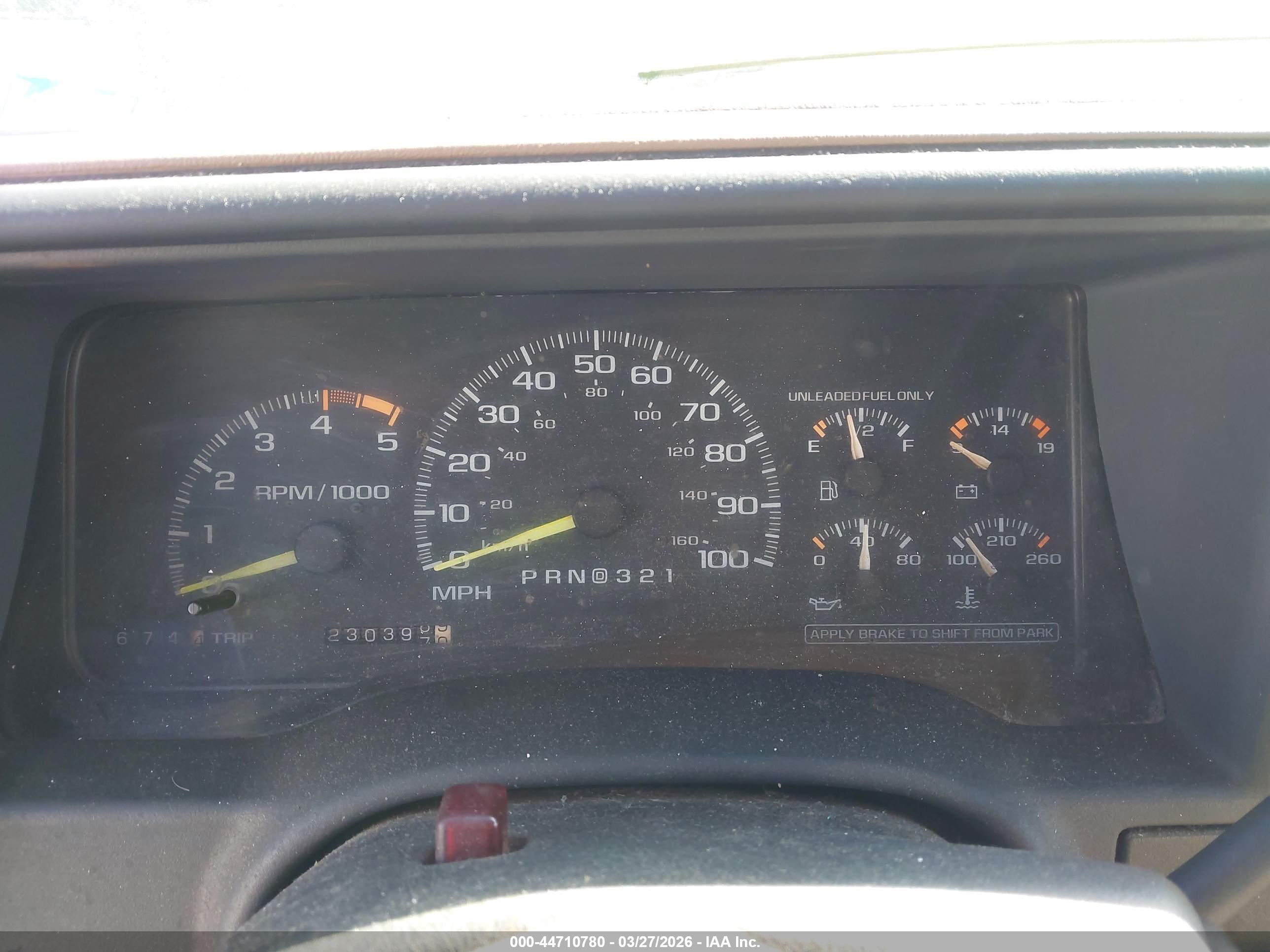 CHEVROLET SUBURBAN image 7
