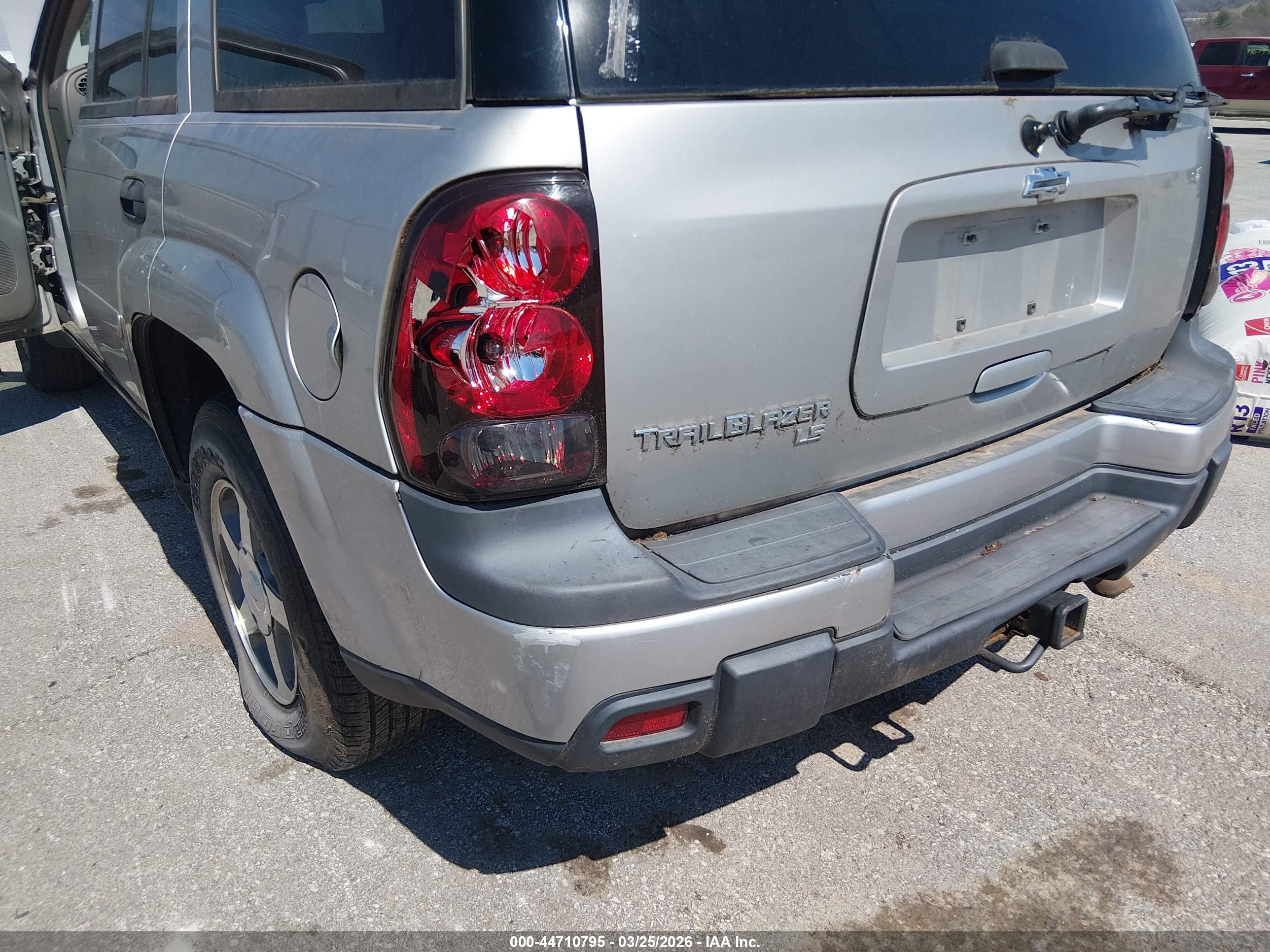 CHEVROLET TRAILBLAZER image 6