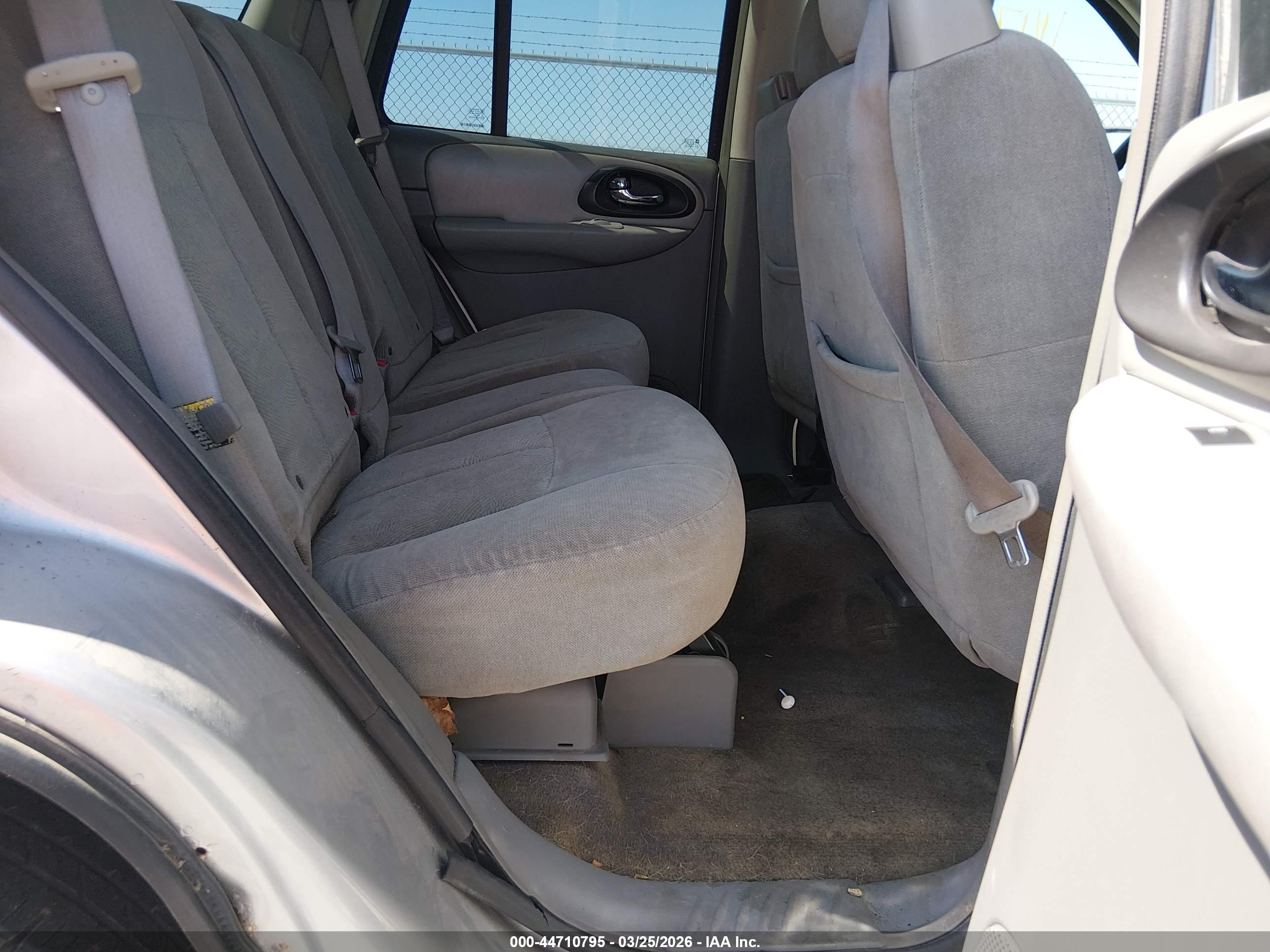 CHEVROLET TRAILBLAZER image 8