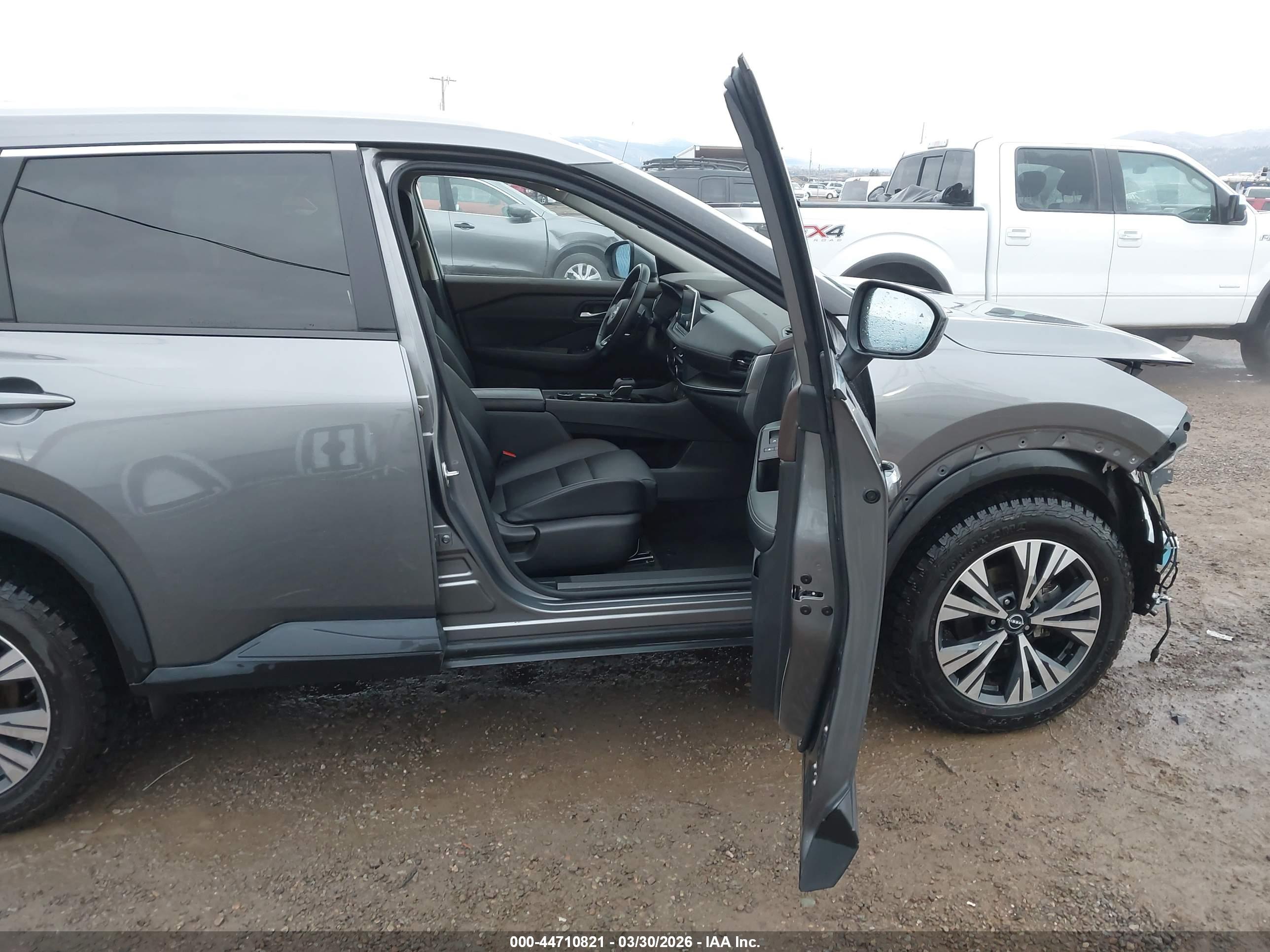 NISSAN ROGUE image 5