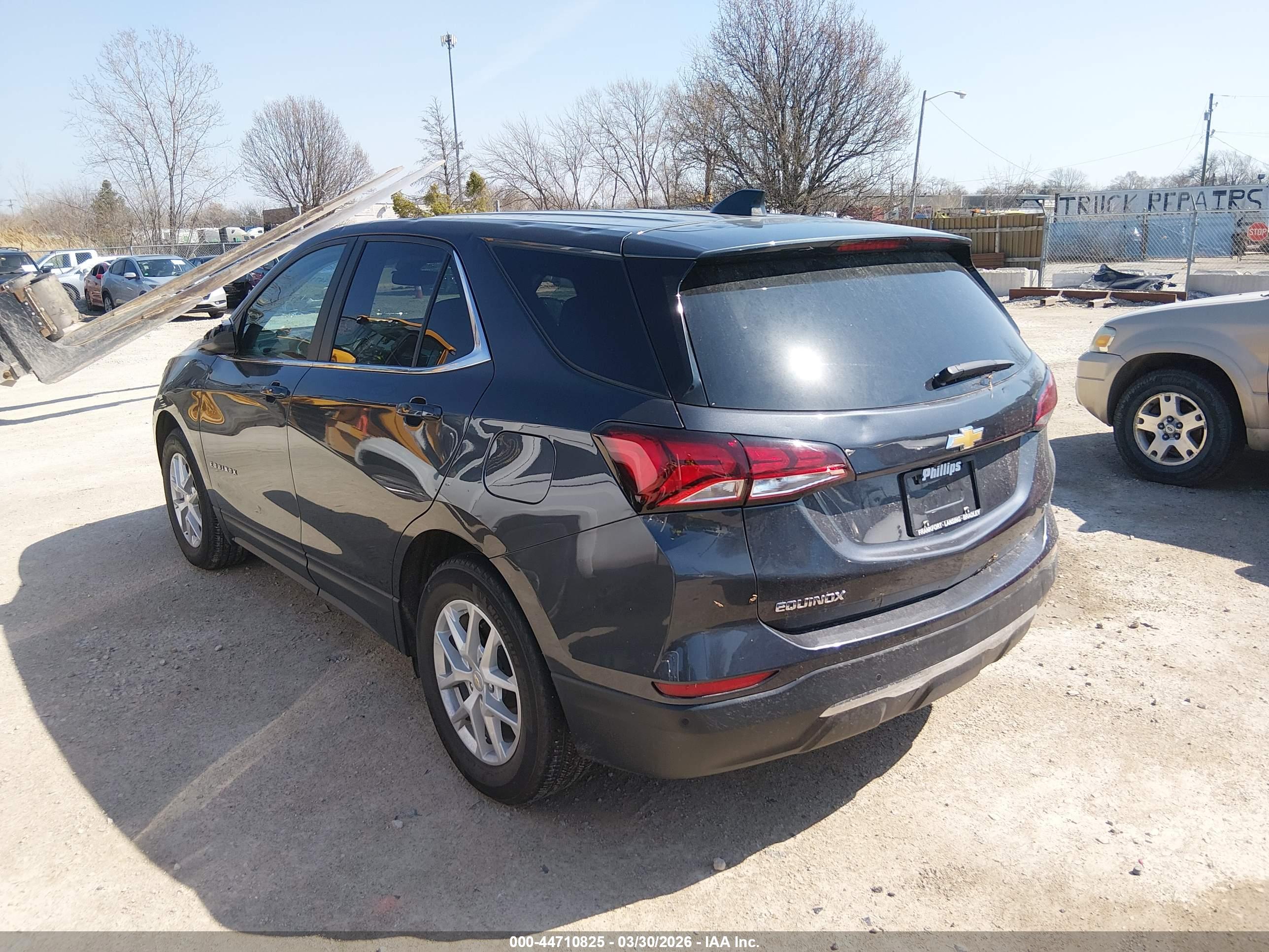 CHEVROLET EQUINOX image 3