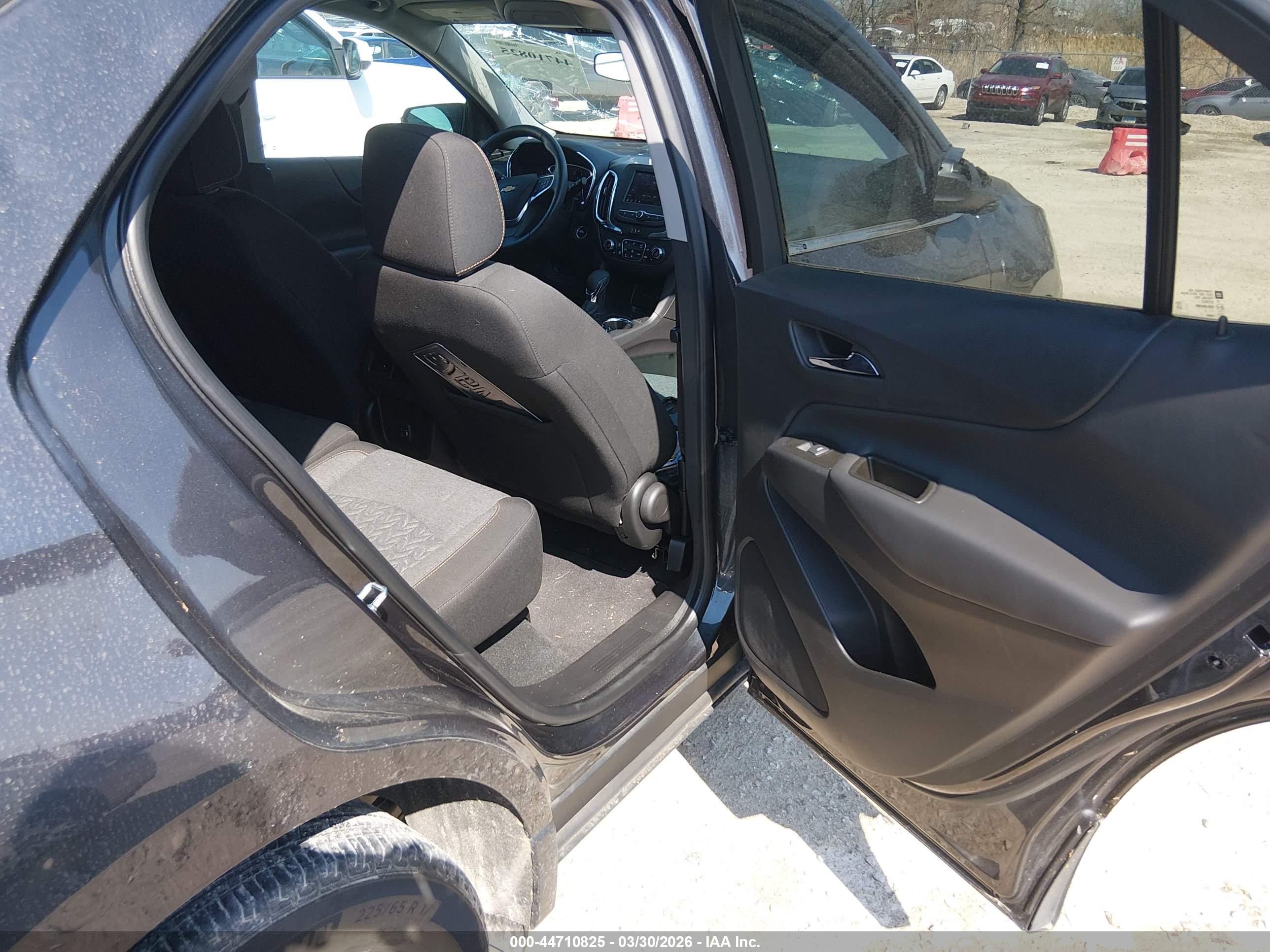 CHEVROLET EQUINOX image 8