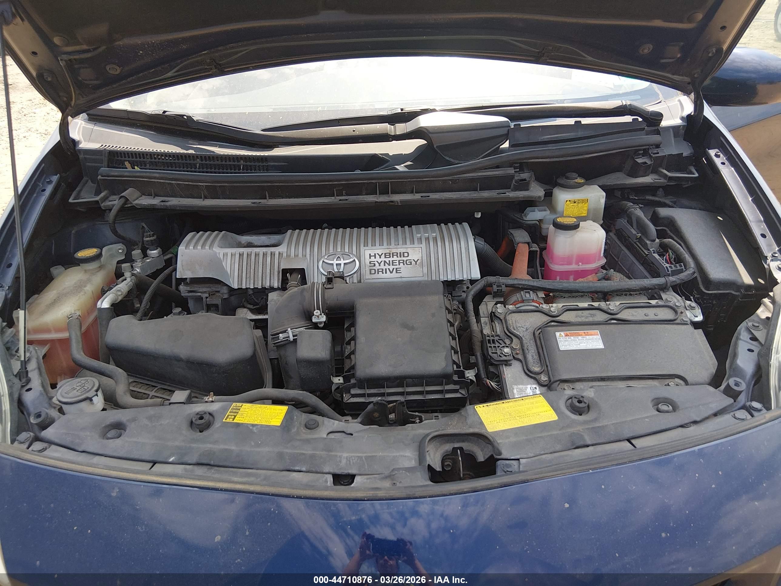 TOYOTA PRIUS image 10