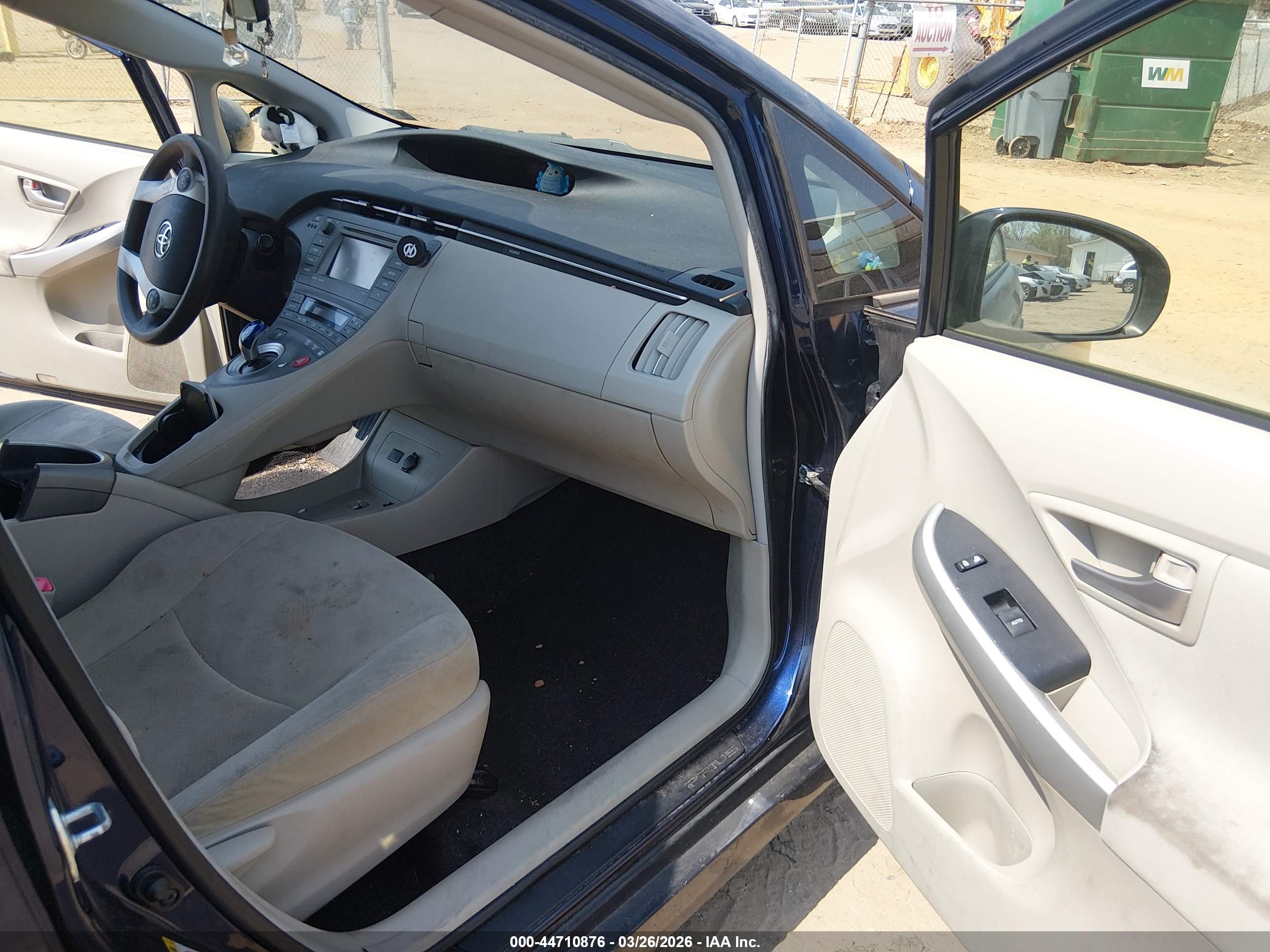 TOYOTA PRIUS image 5