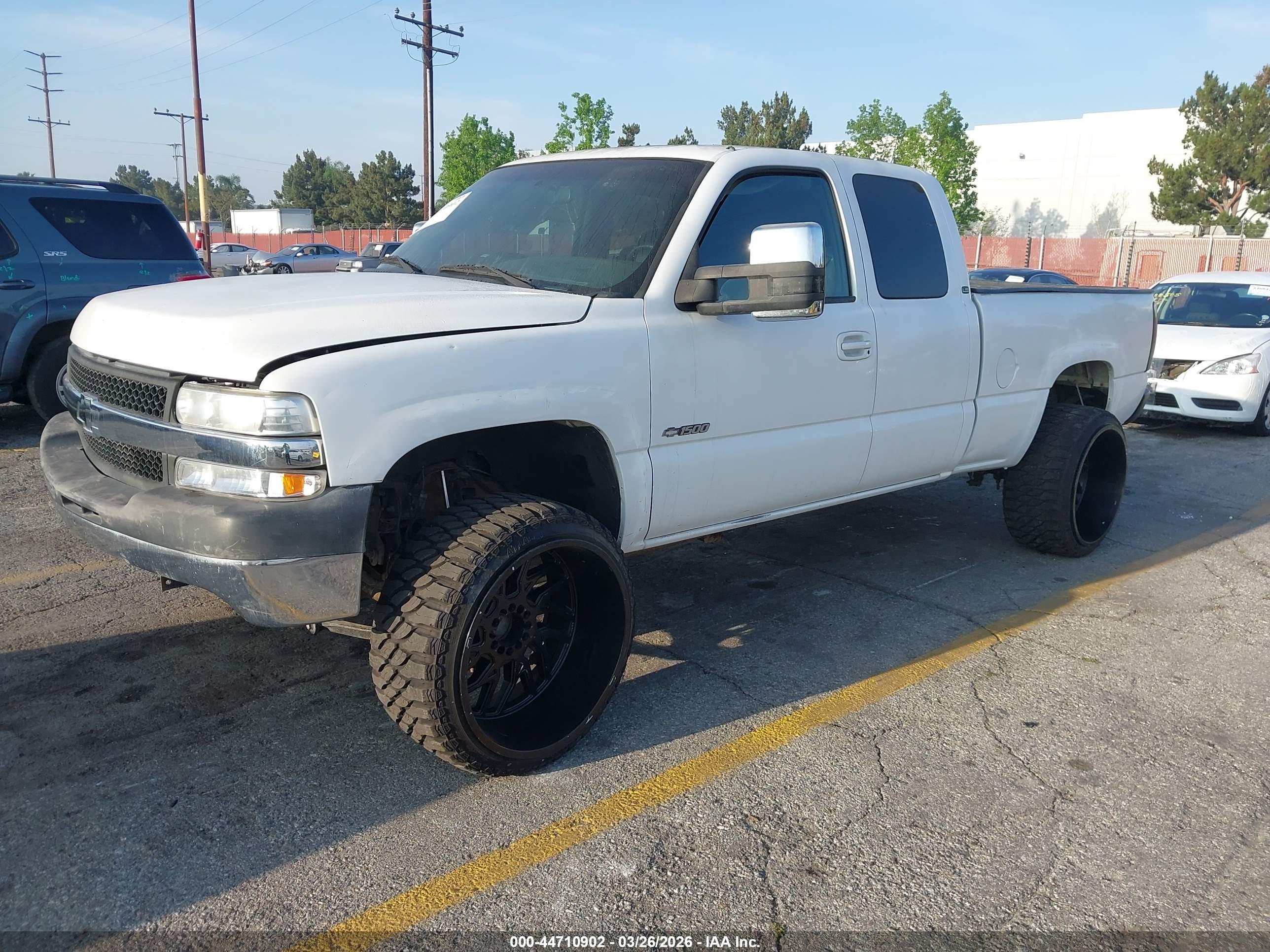 CHEVROLET SILVERADO image 2