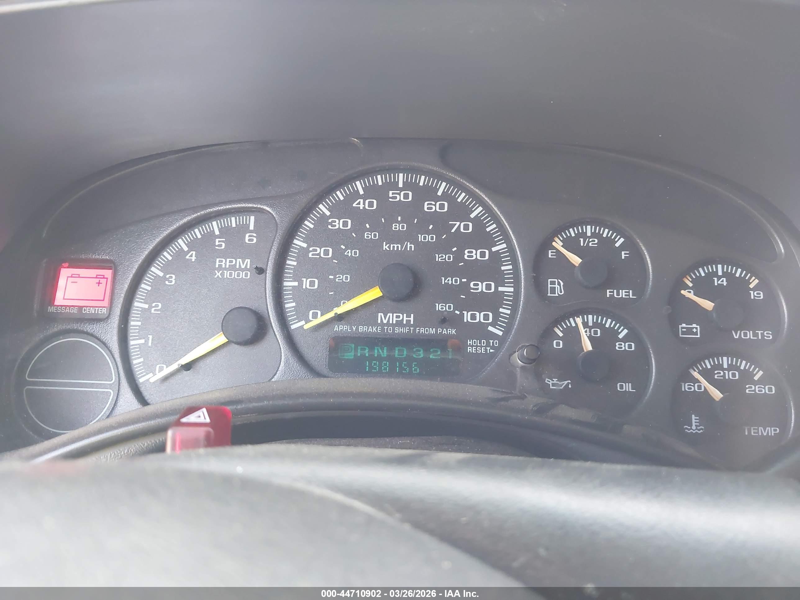 CHEVROLET SILVERADO image 7