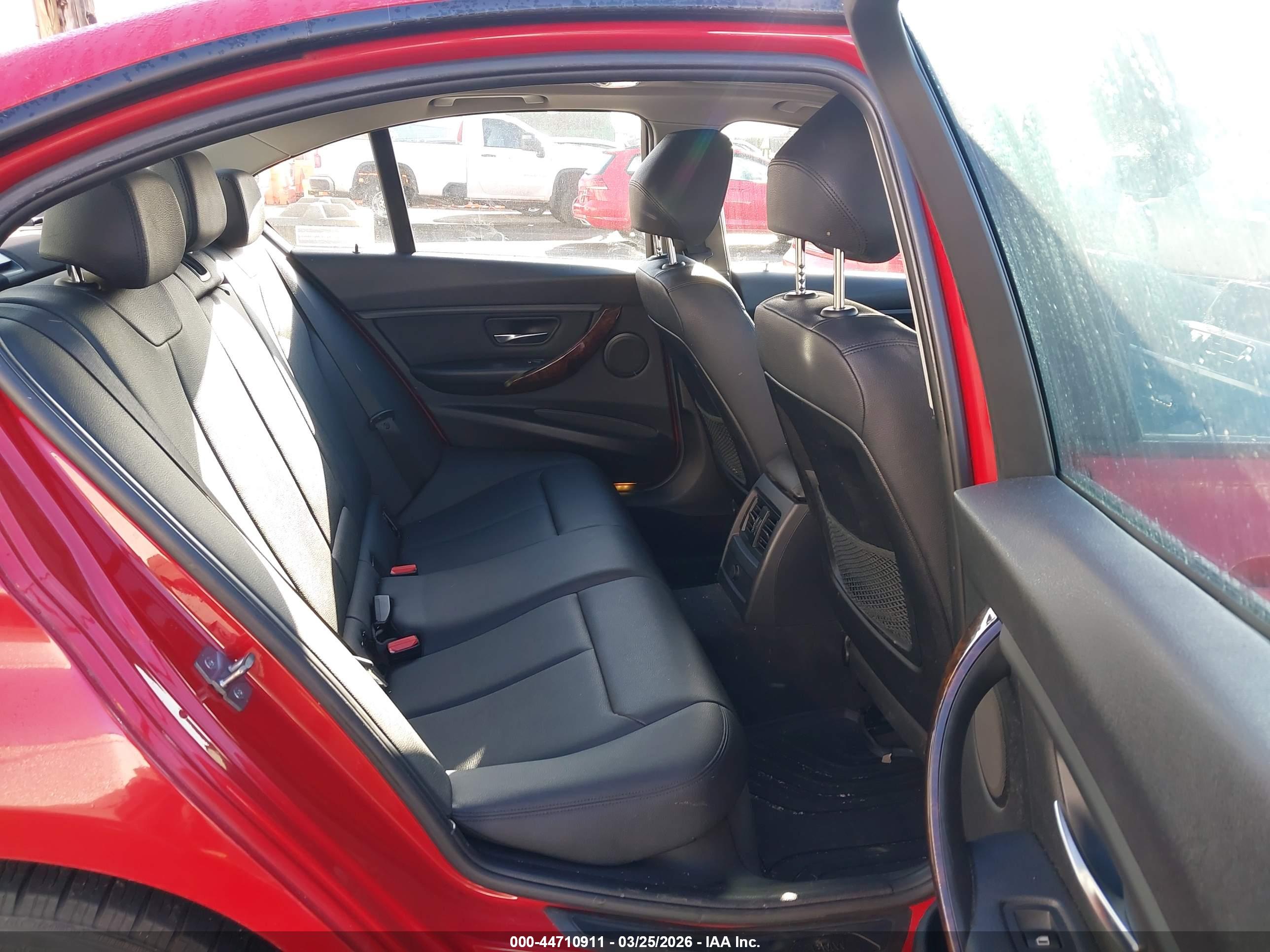 BMW 320I image 8