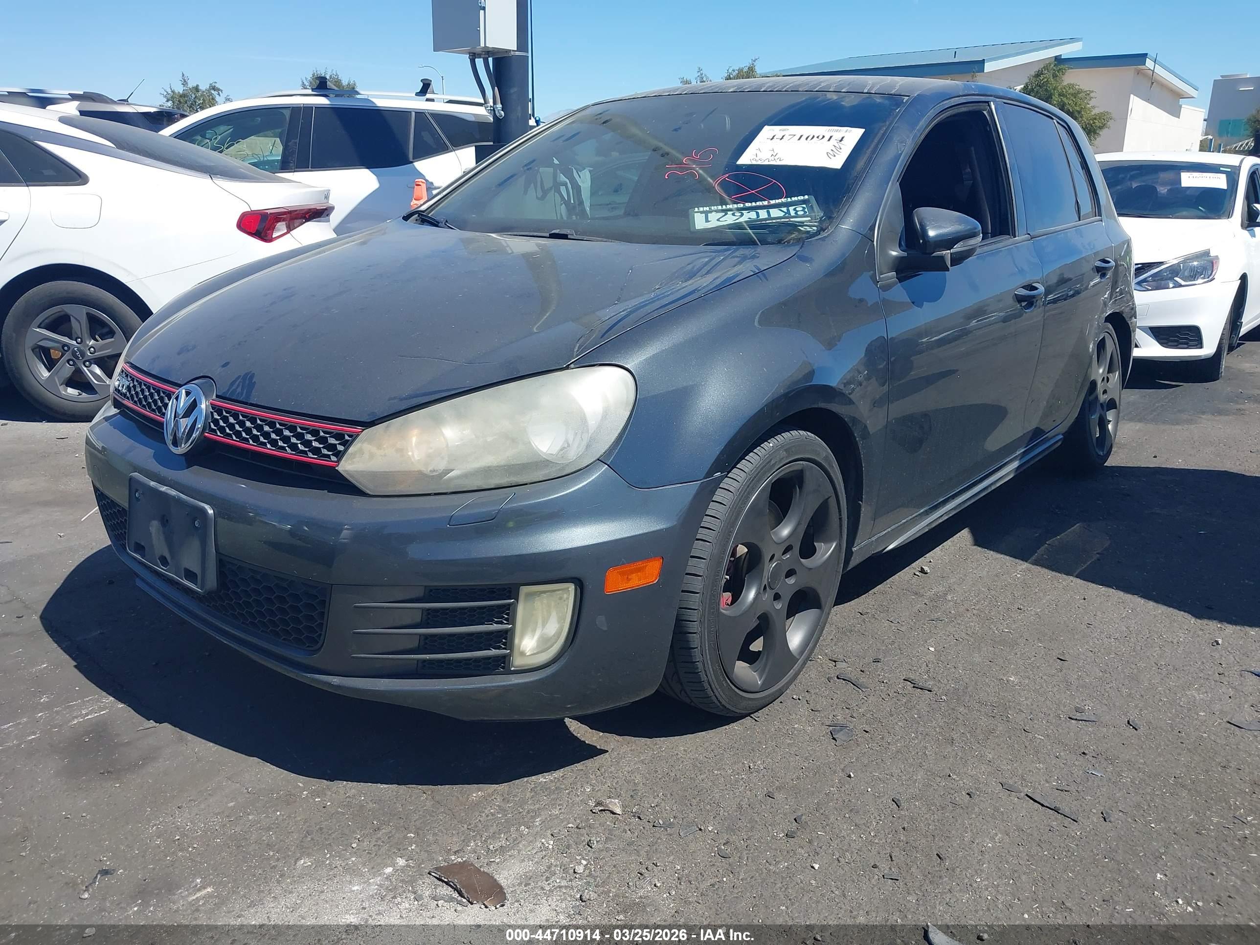 VOLKSWAGEN GTI image 2
