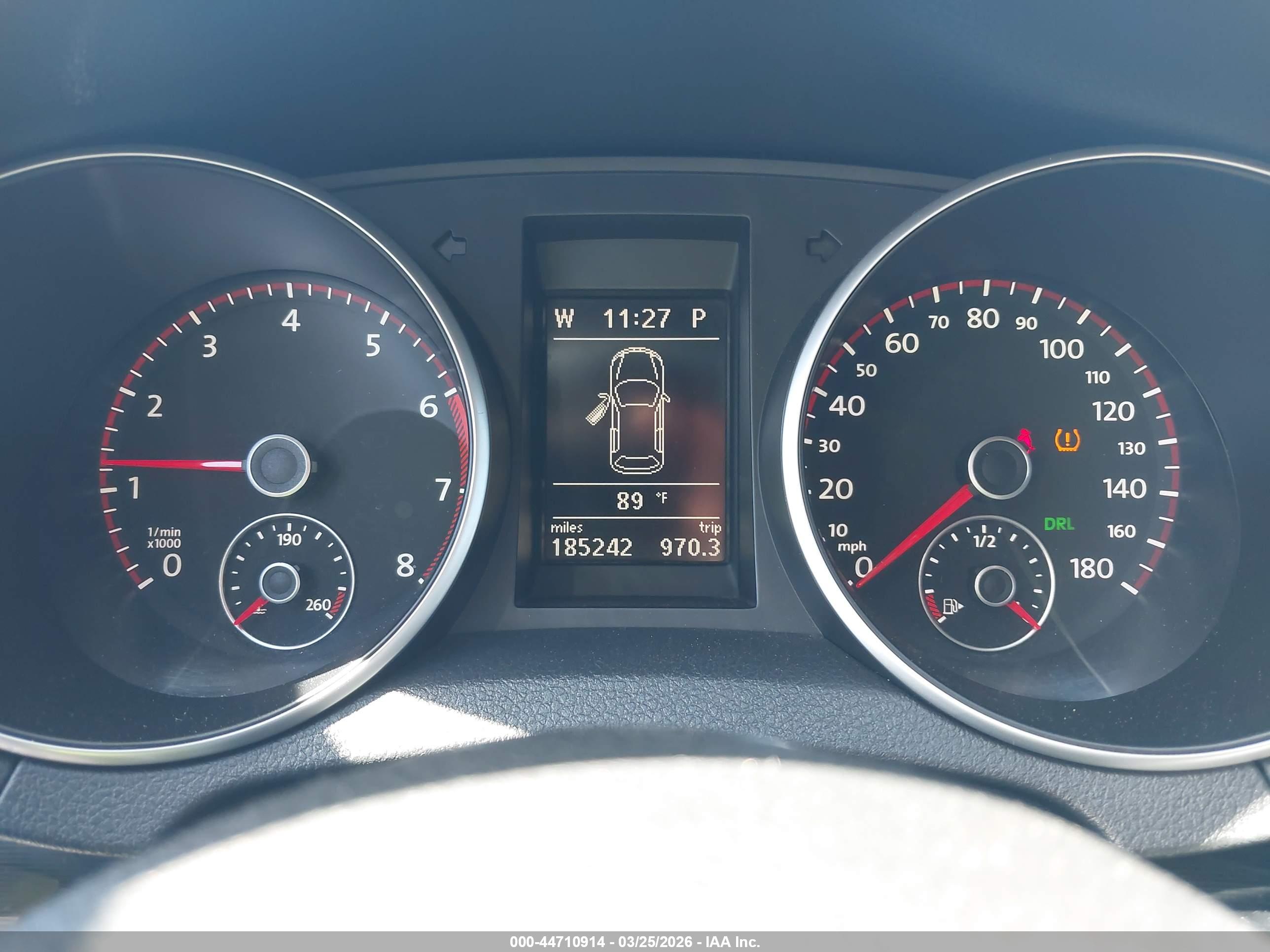 VOLKSWAGEN GTI image 7