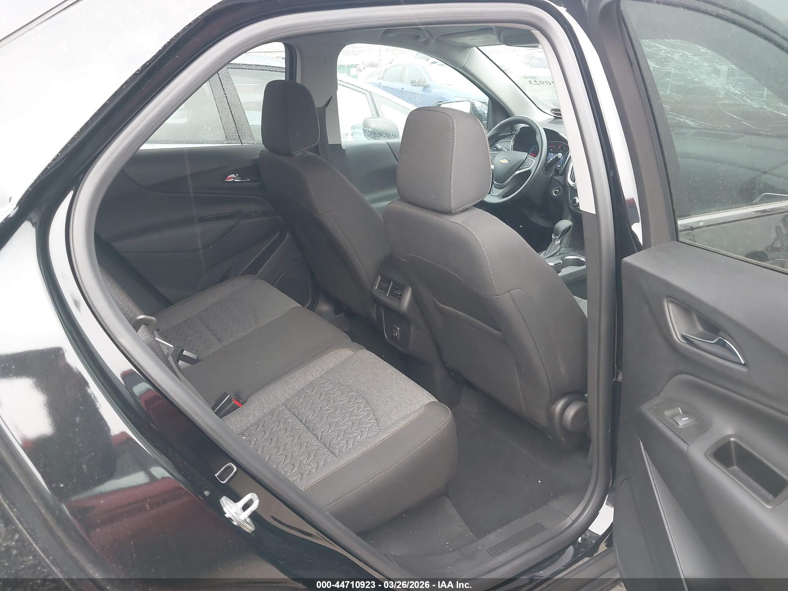 CHEVROLET EQUINOX image 8