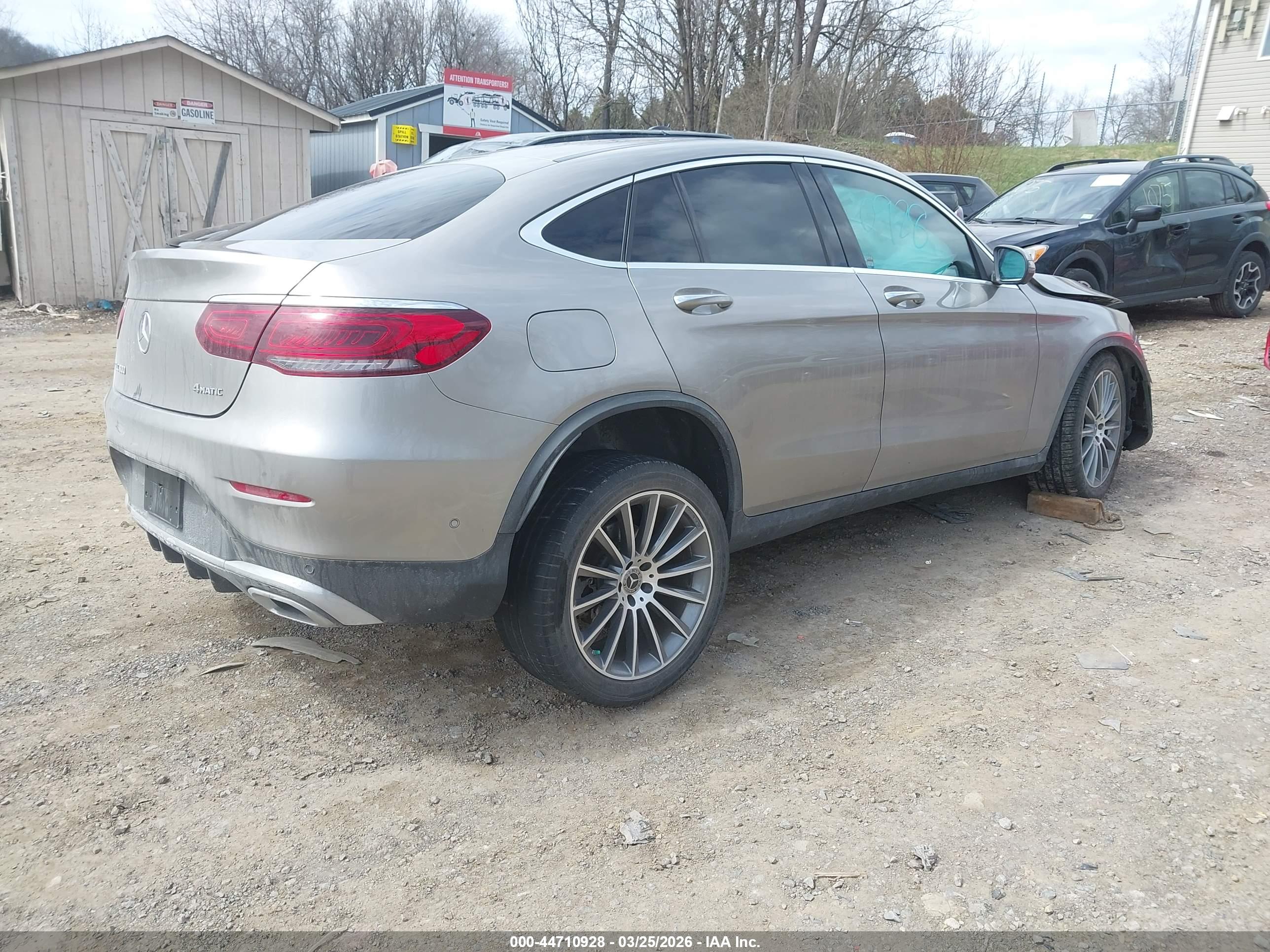 MERCEDES-BENZ GLC image 4