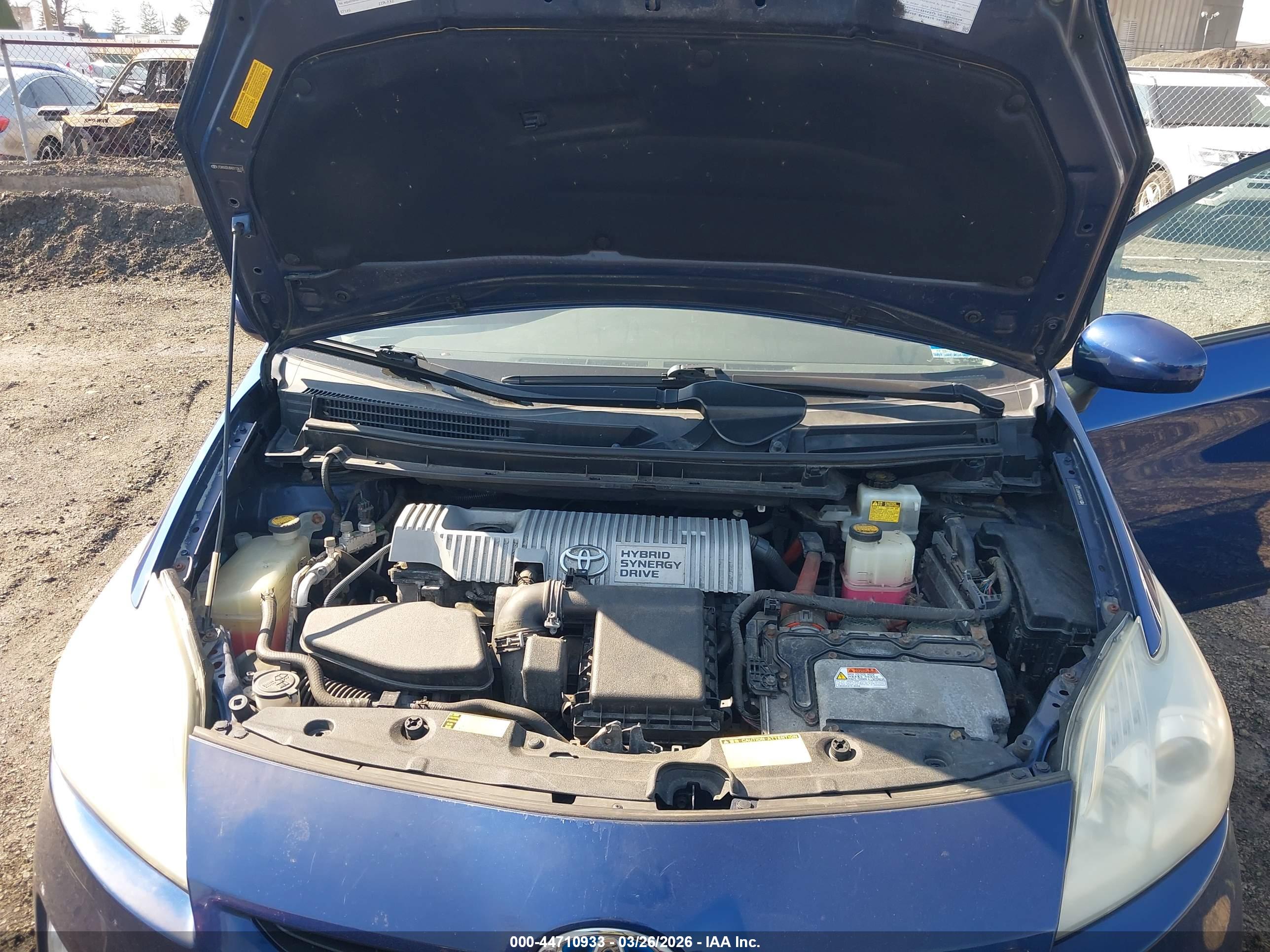TOYOTA PRIUS image 10
