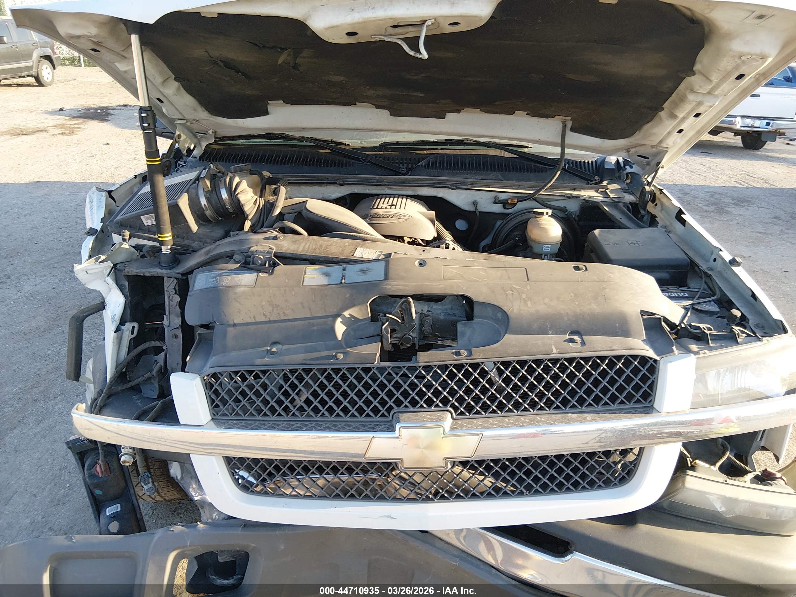 CHEVROLET SILVERADO image 10