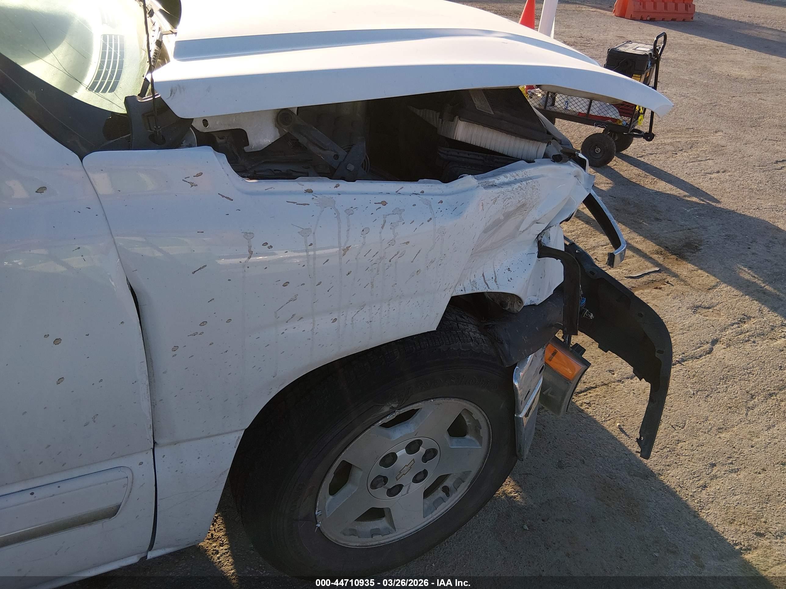 CHEVROLET SILVERADO image 6