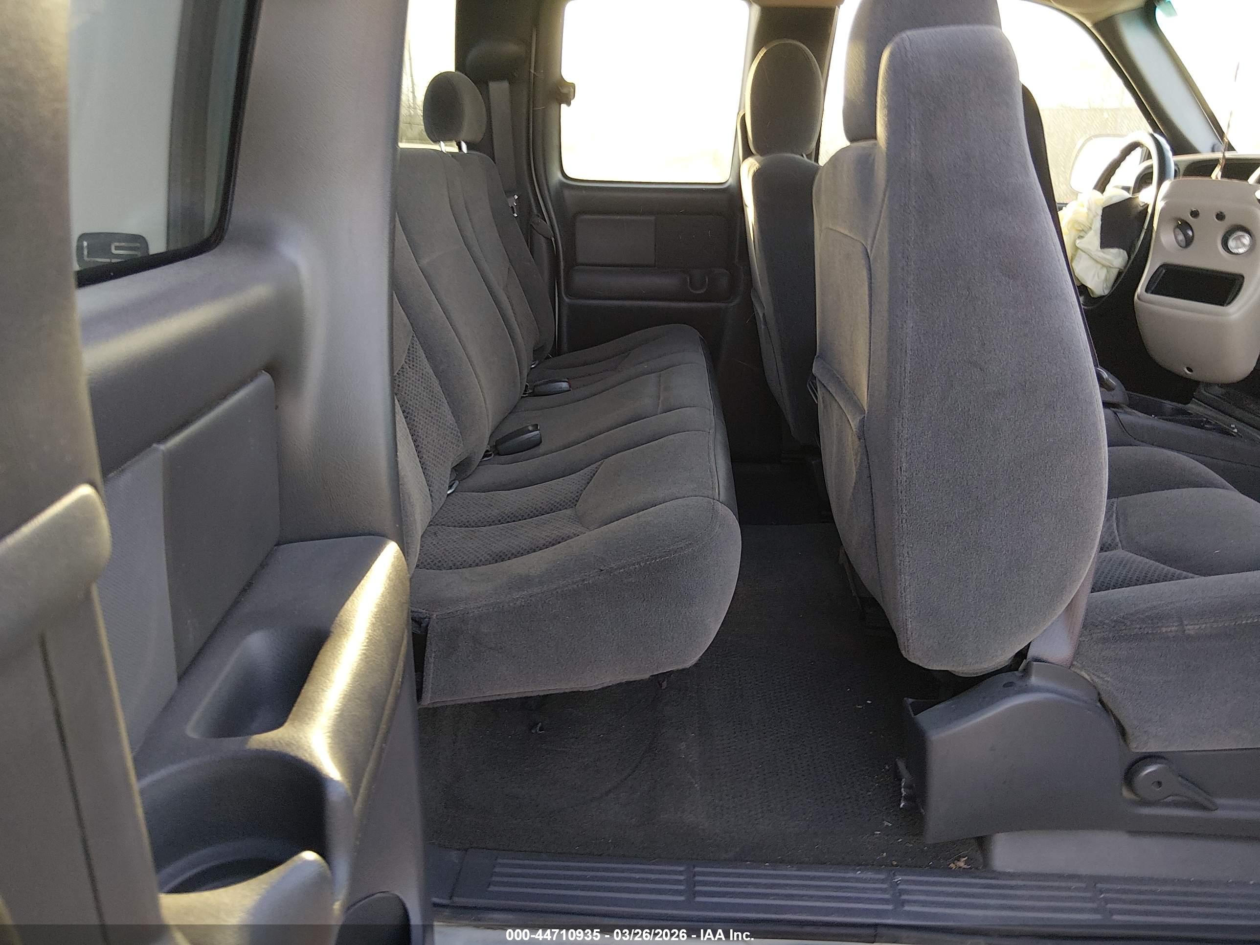 CHEVROLET SILVERADO image 8
