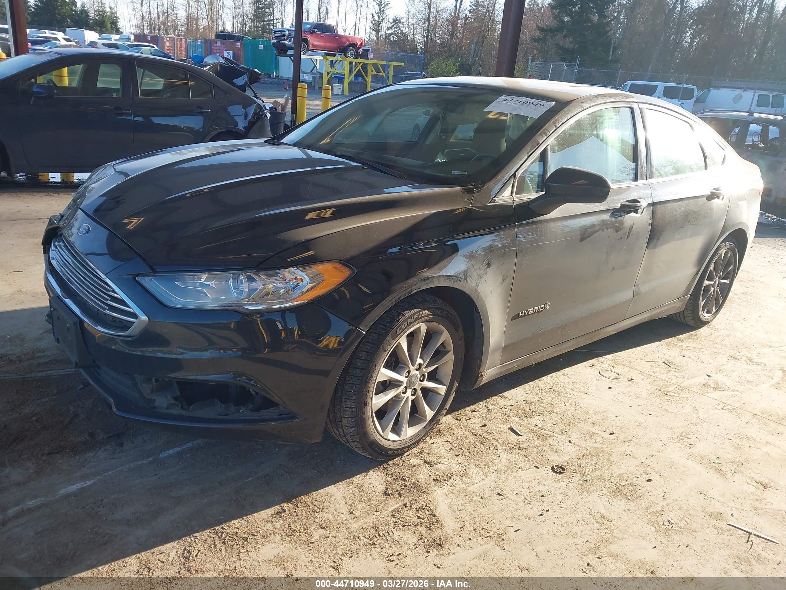 FORD FUSION image 2