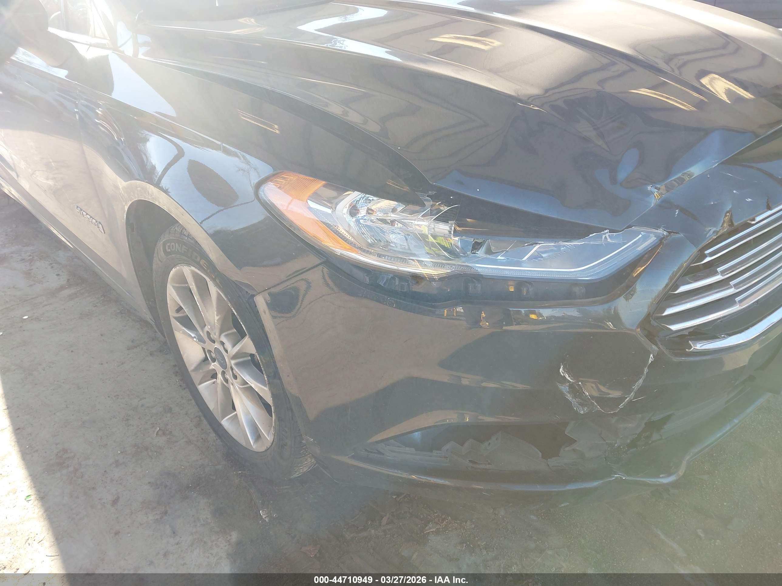 FORD FUSION image 6