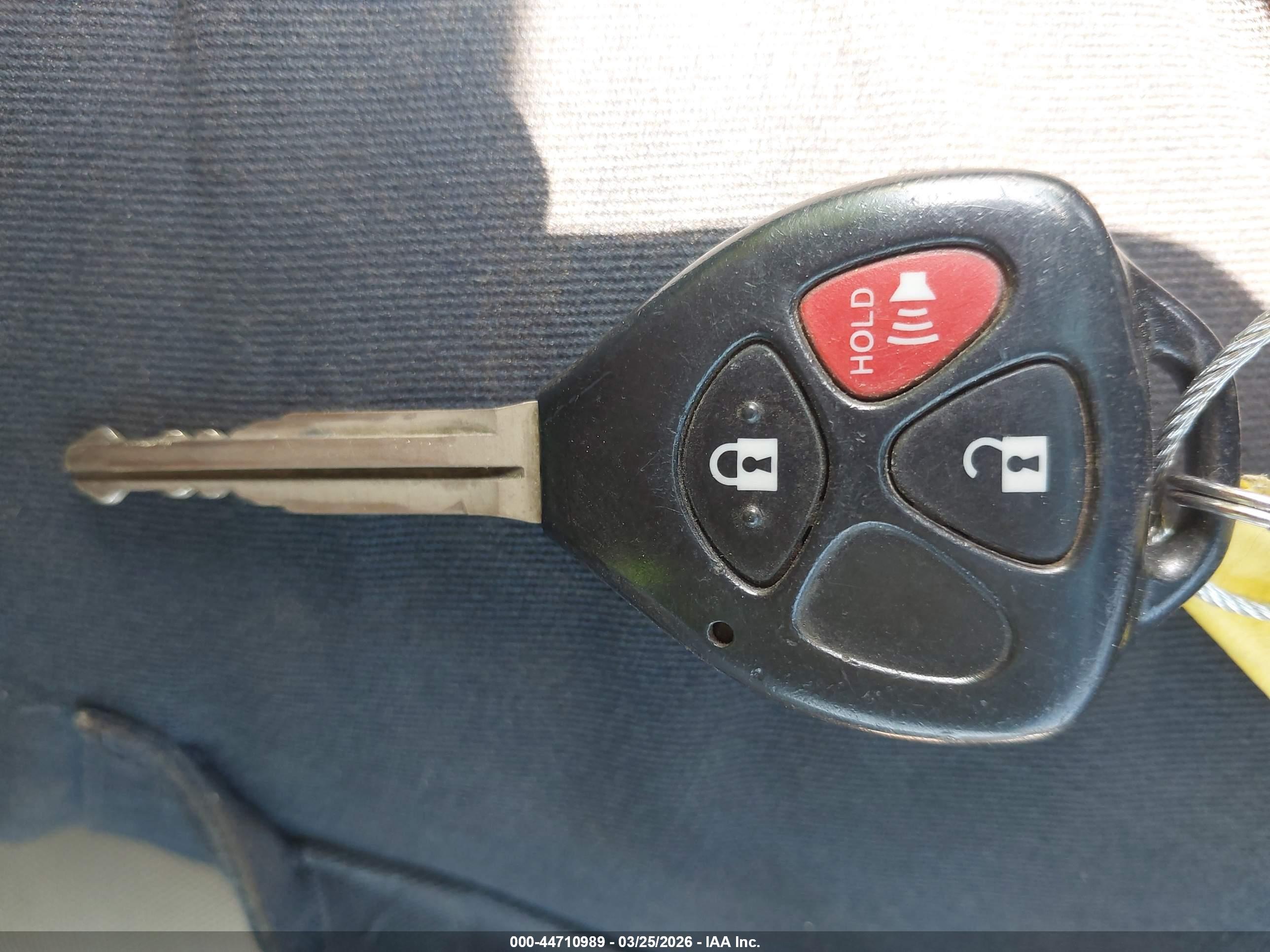 TOYOTA RAV4 image 11