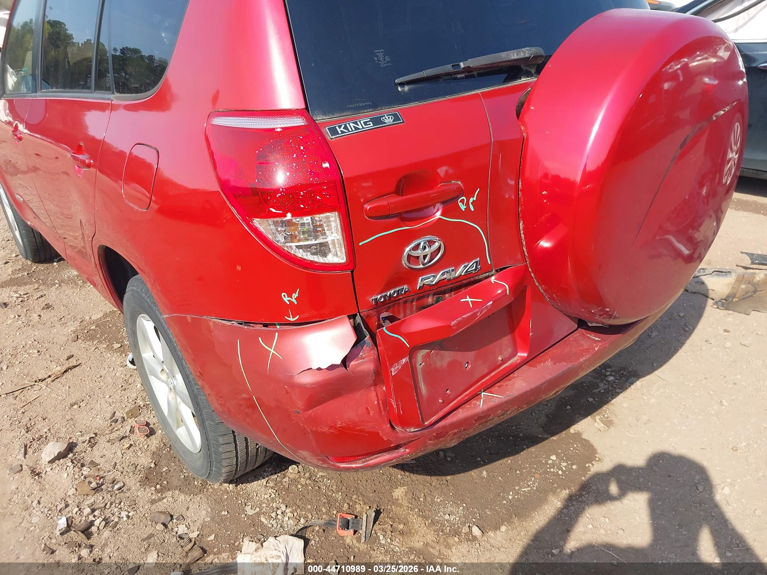TOYOTA RAV4 image 6