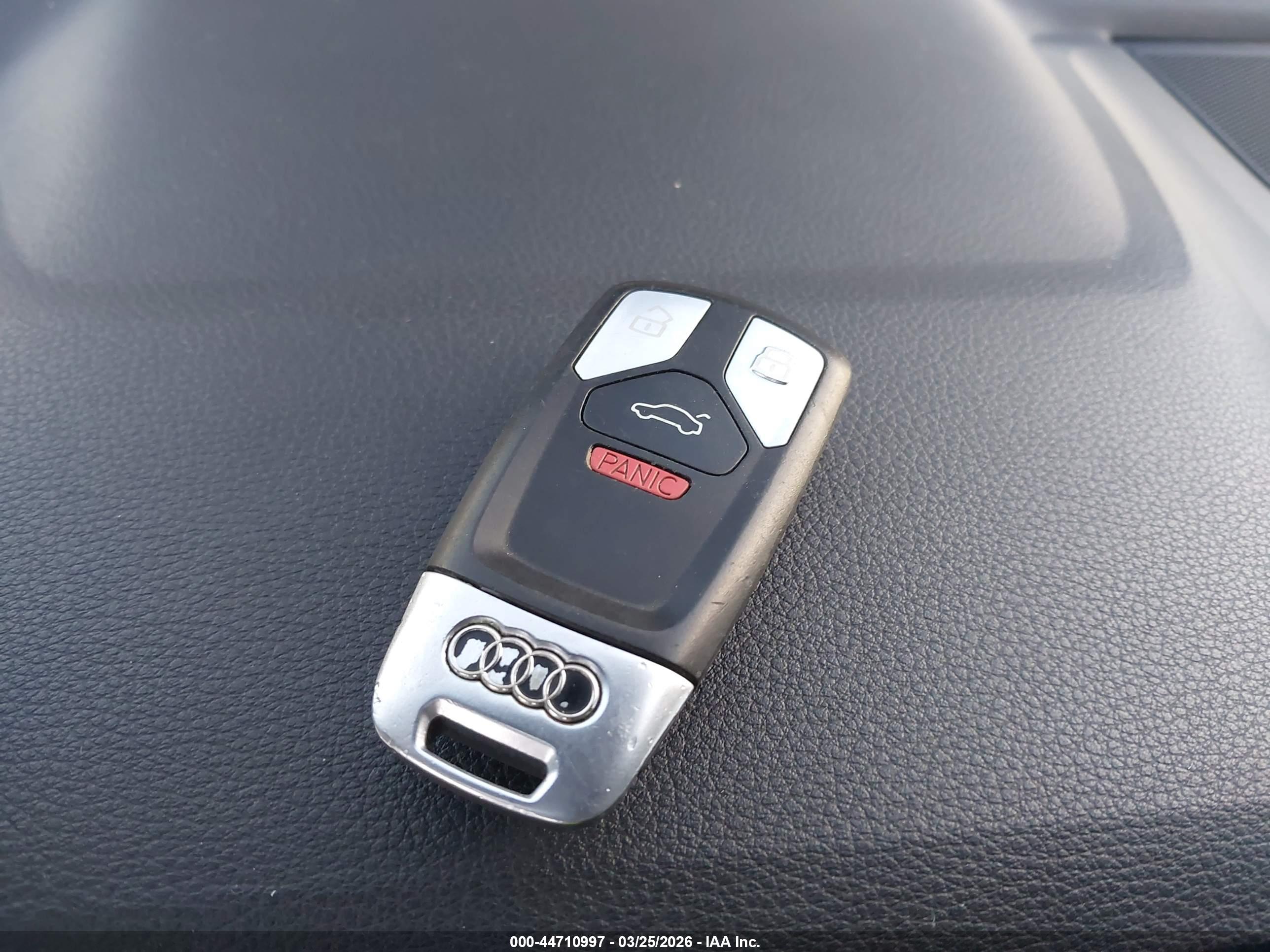 AUDI Q7 image 11