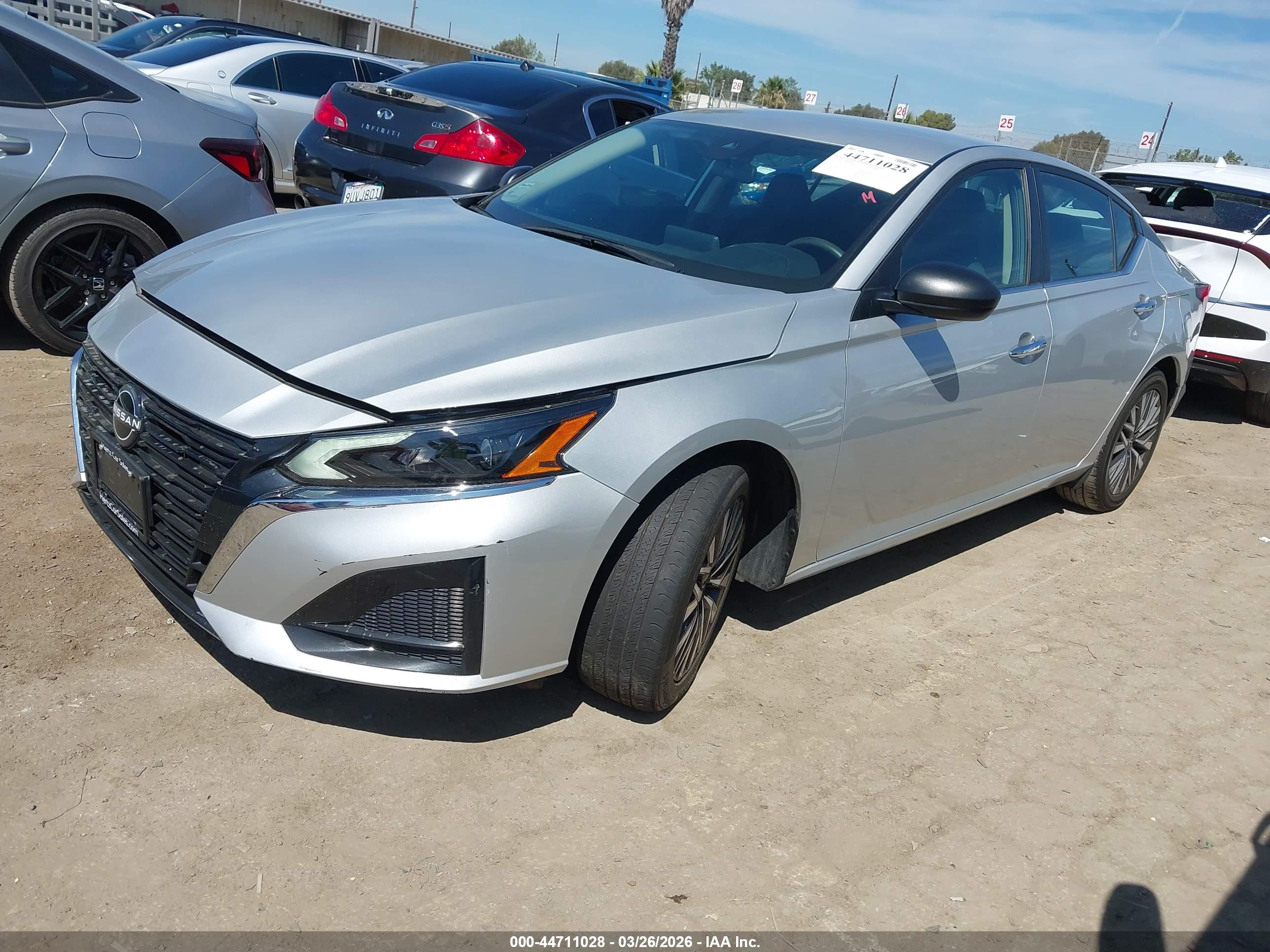 NISSAN ALTIMA image 2