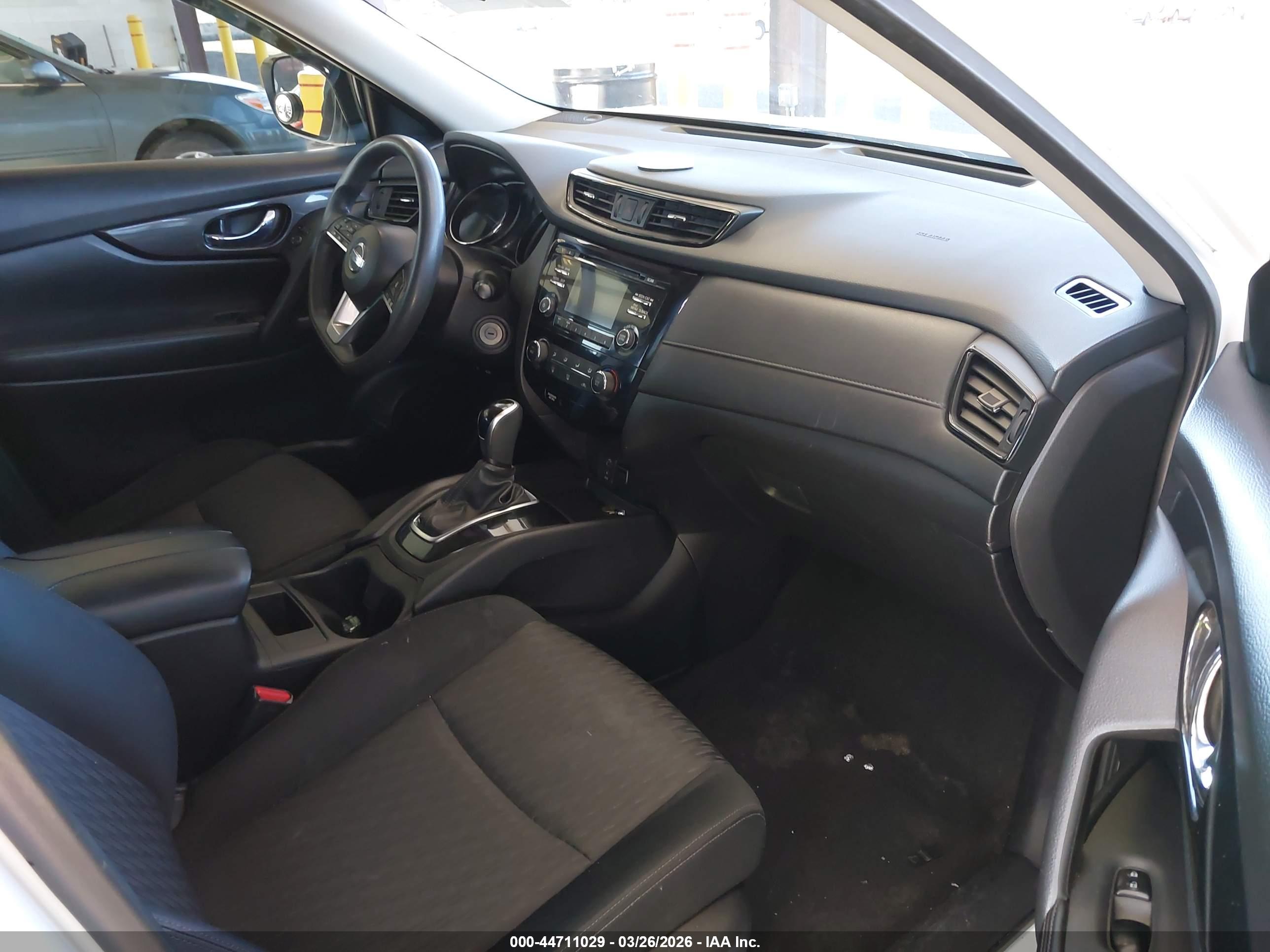 NISSAN ROGUE image 5