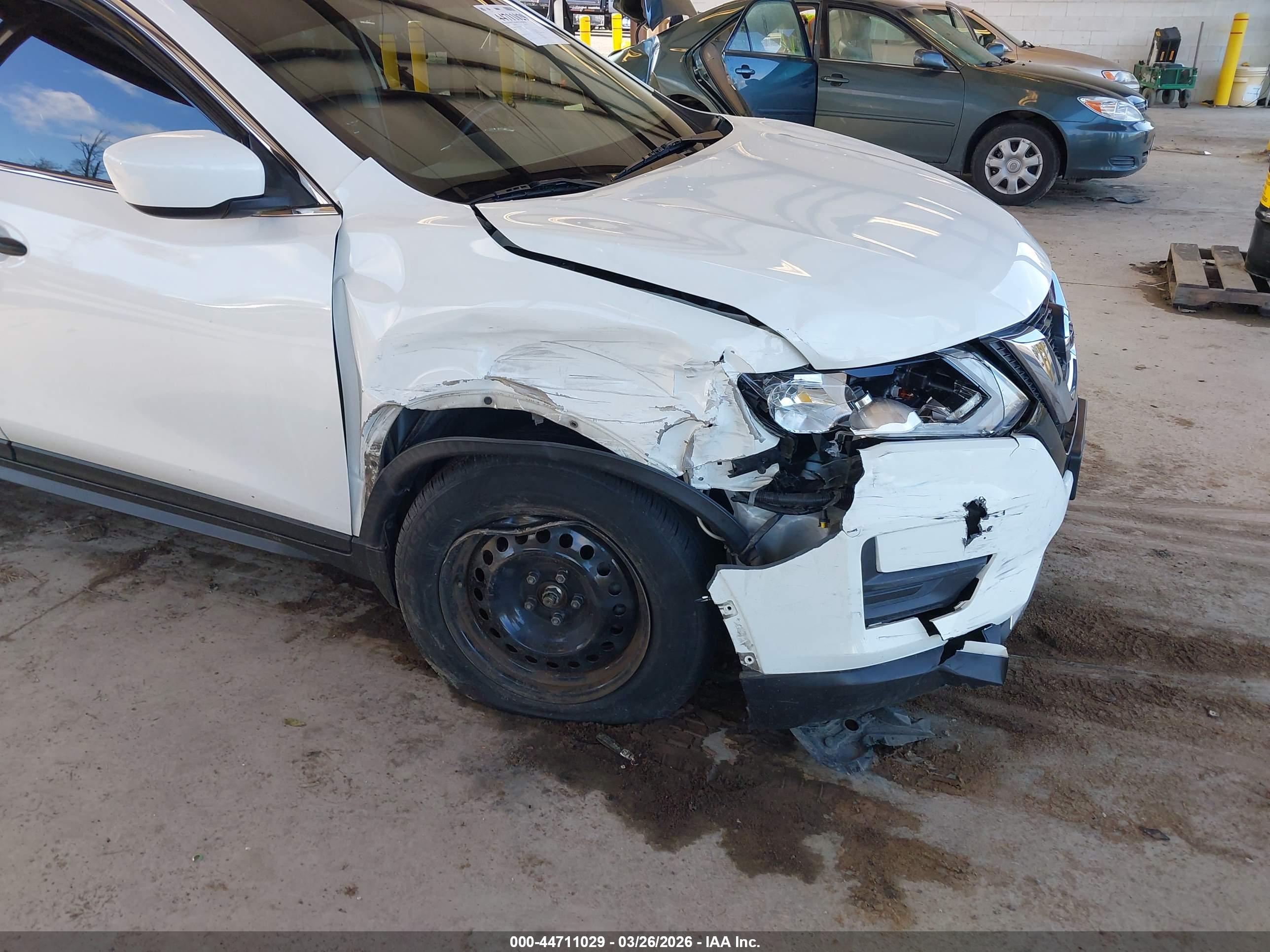 NISSAN ROGUE image 6