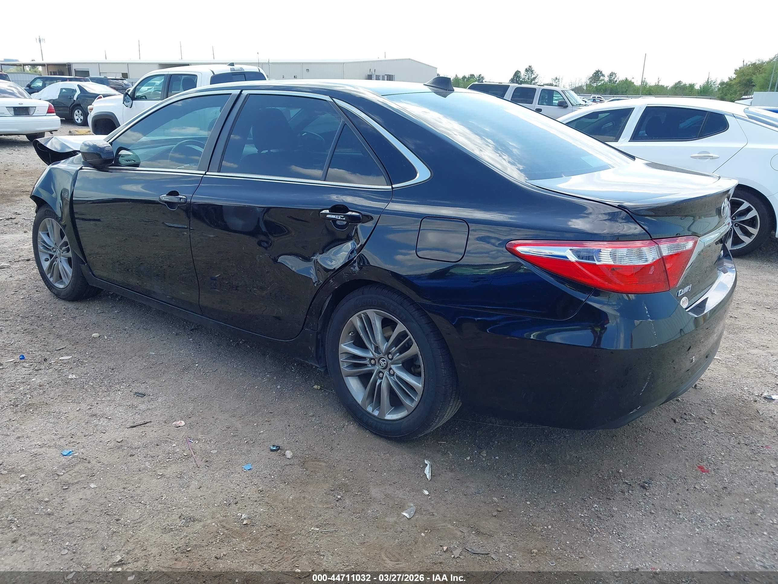 TOYOTA CAMRY image 3