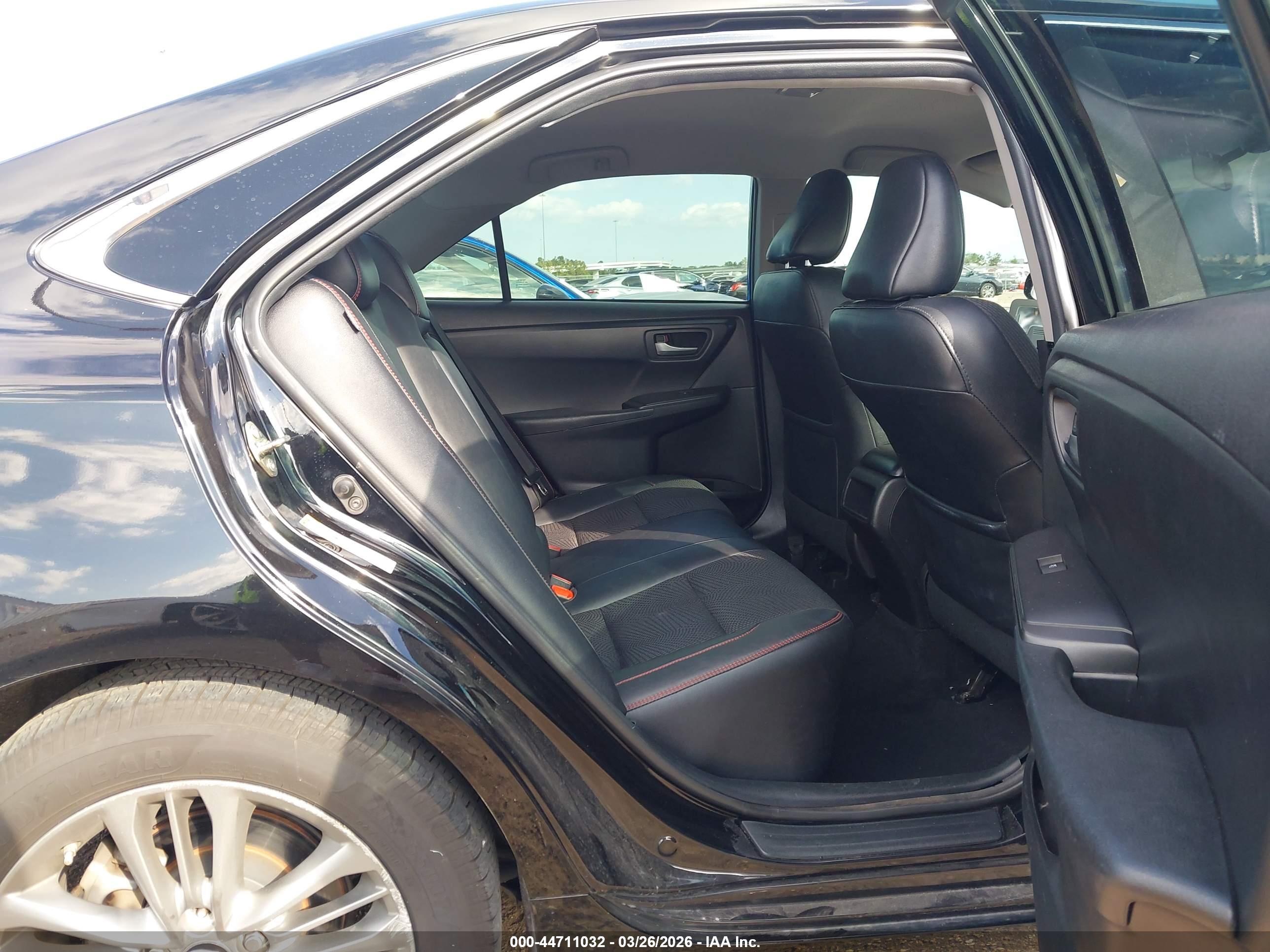 TOYOTA CAMRY image 8