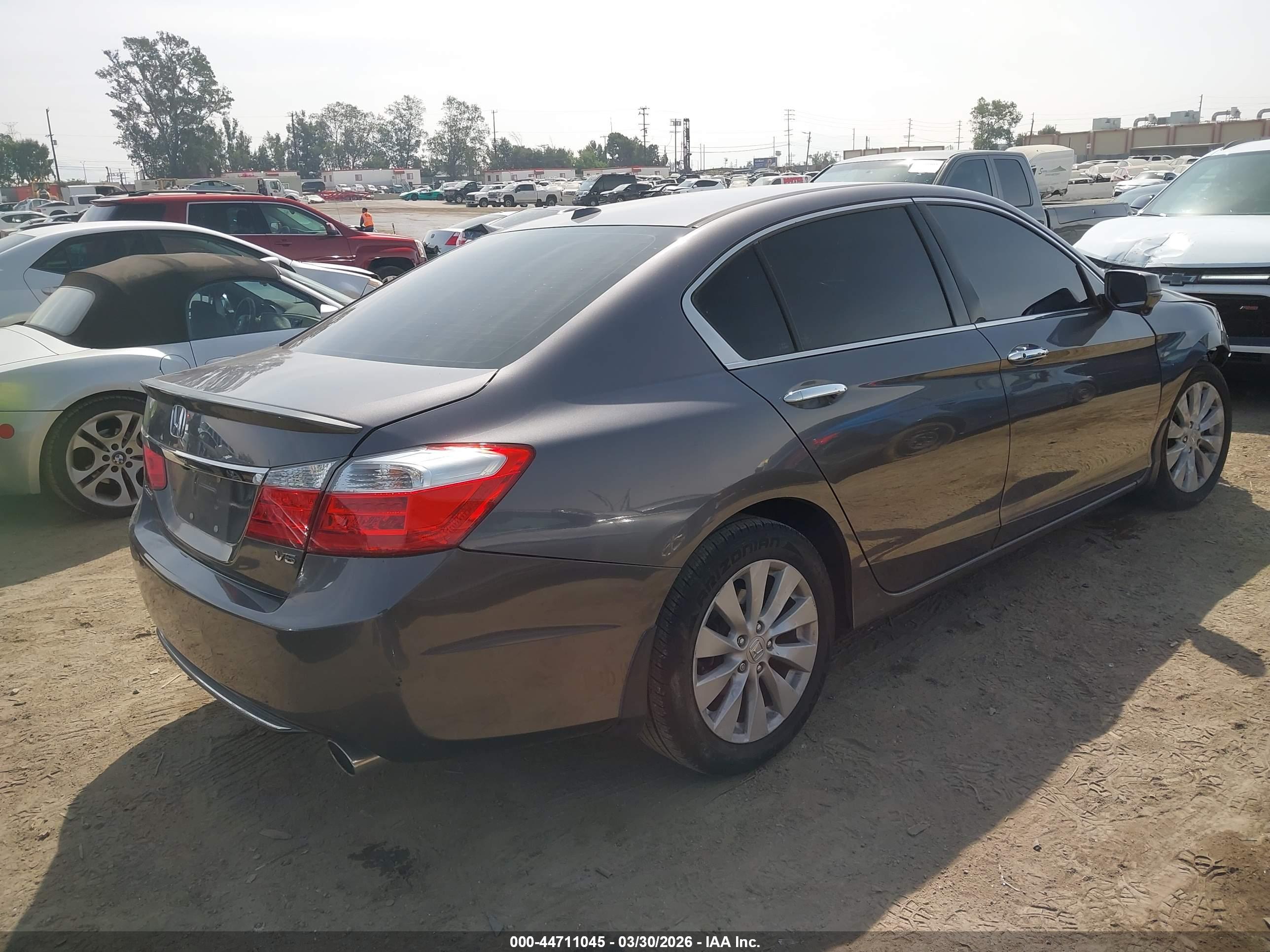 HONDA ACCORD image 4