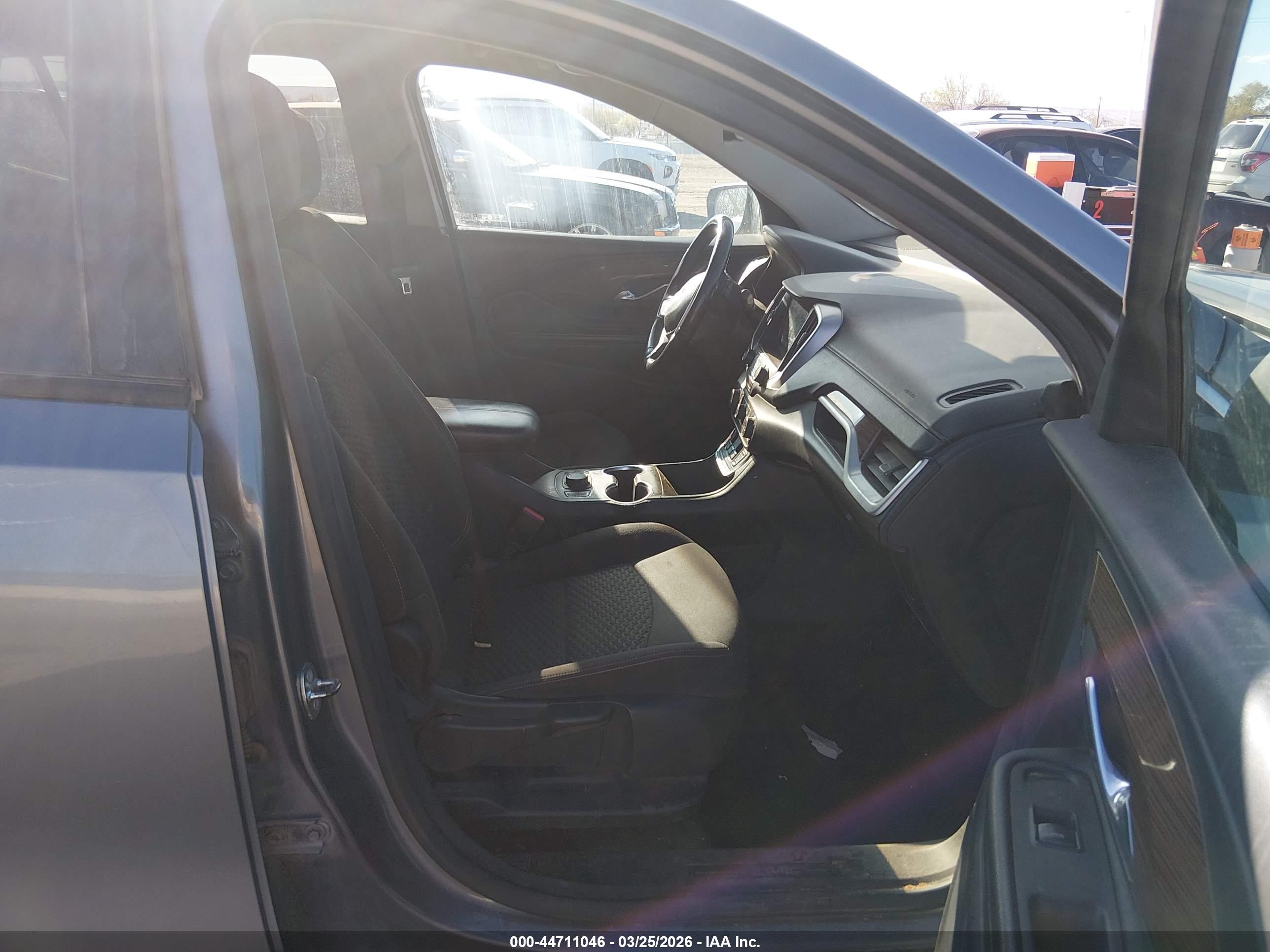 GMC TERRAIN image 5